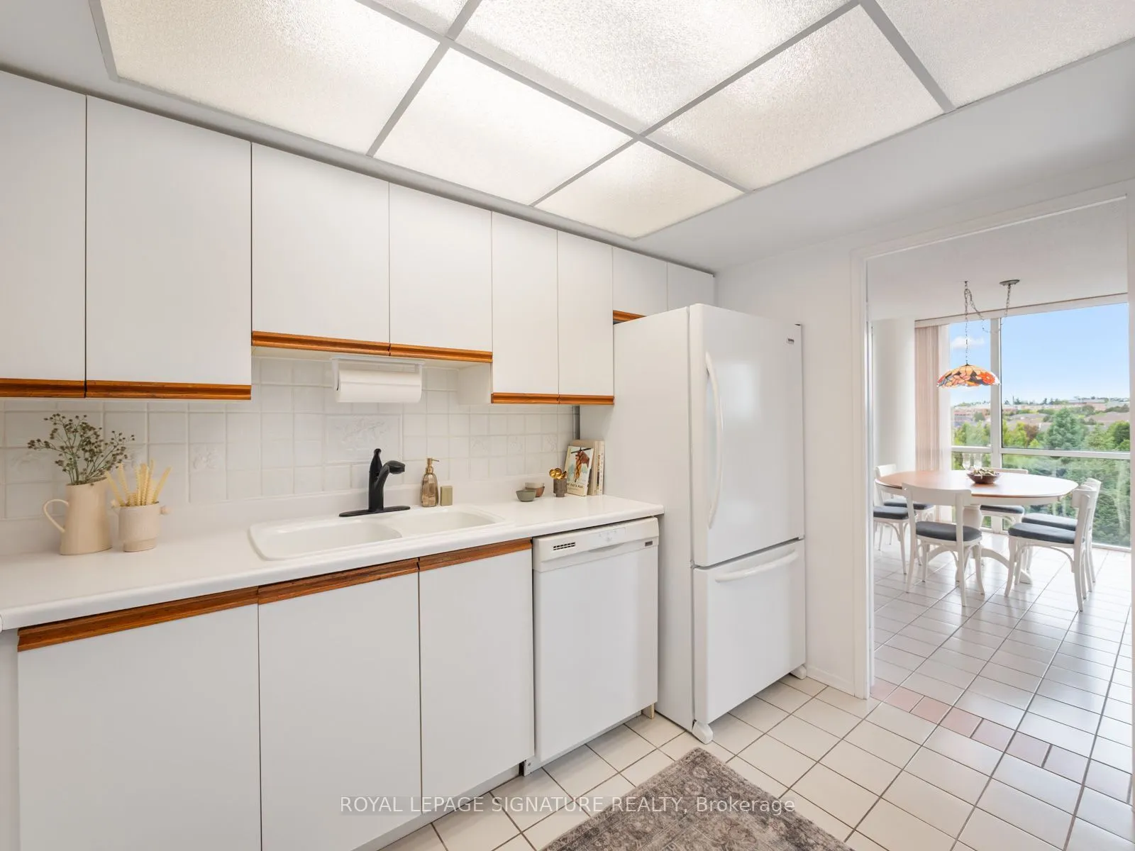 40 Harding Boulevard W ## 716