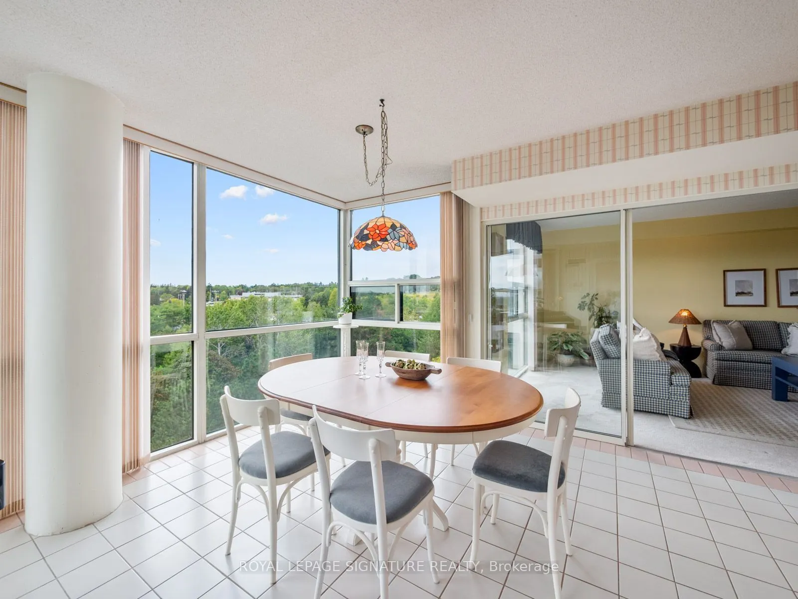 40 Harding Boulevard W ## 716