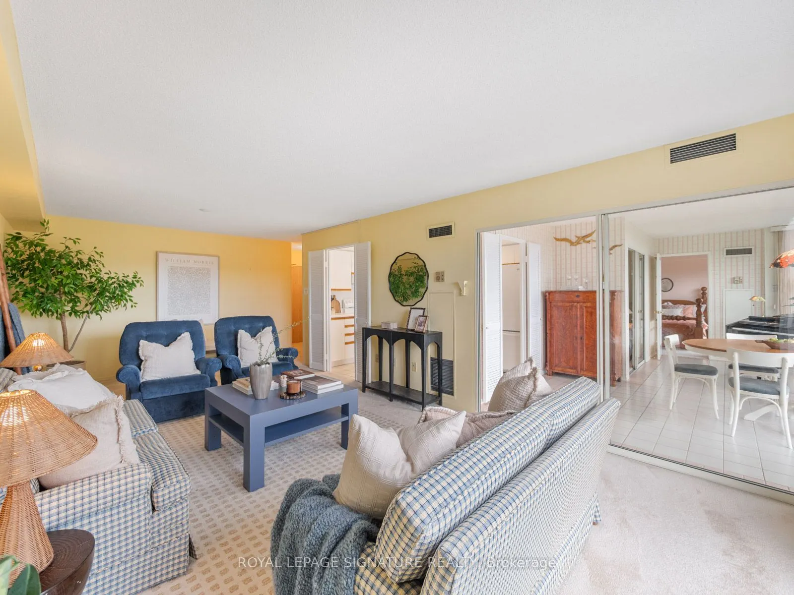 40 Harding Boulevard W ## 716