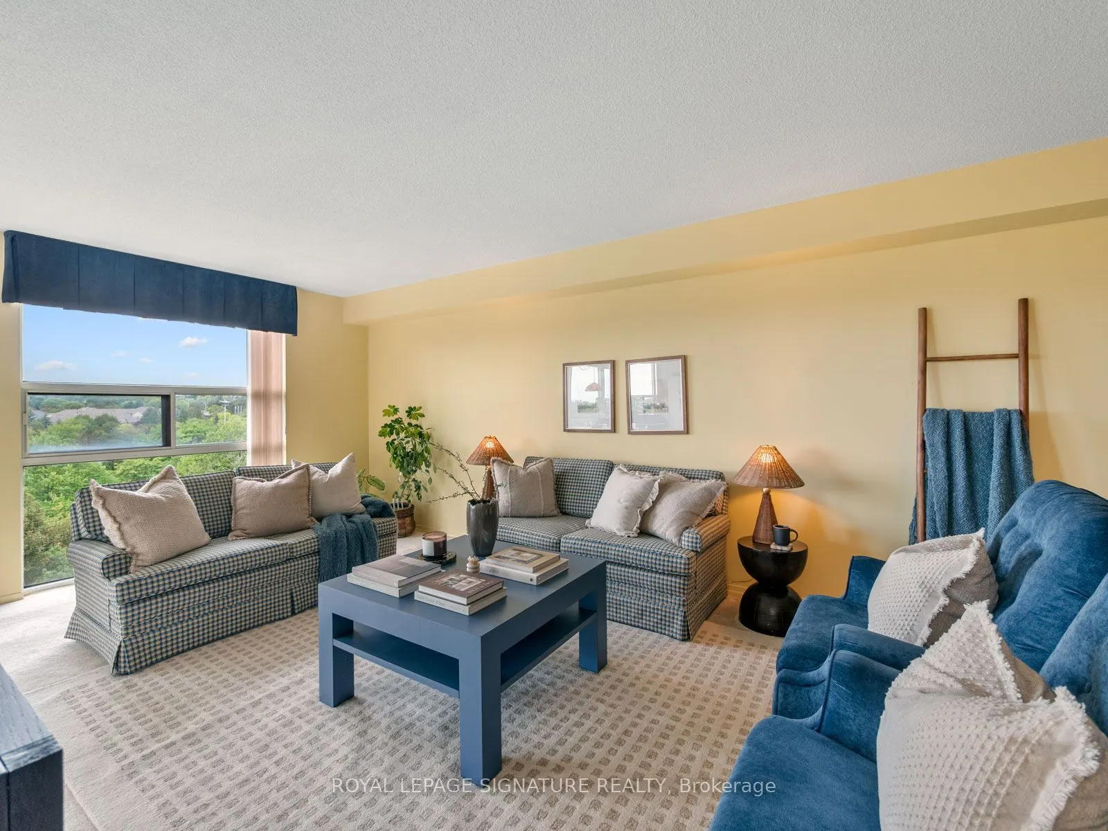 40 Harding Boulevard W ## 716