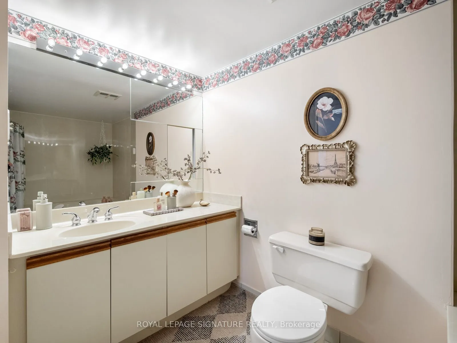 40 Harding Boulevard W ## 716