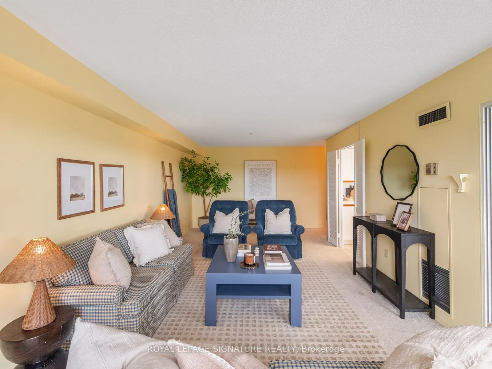 40 Harding Boulevard W ## 716
