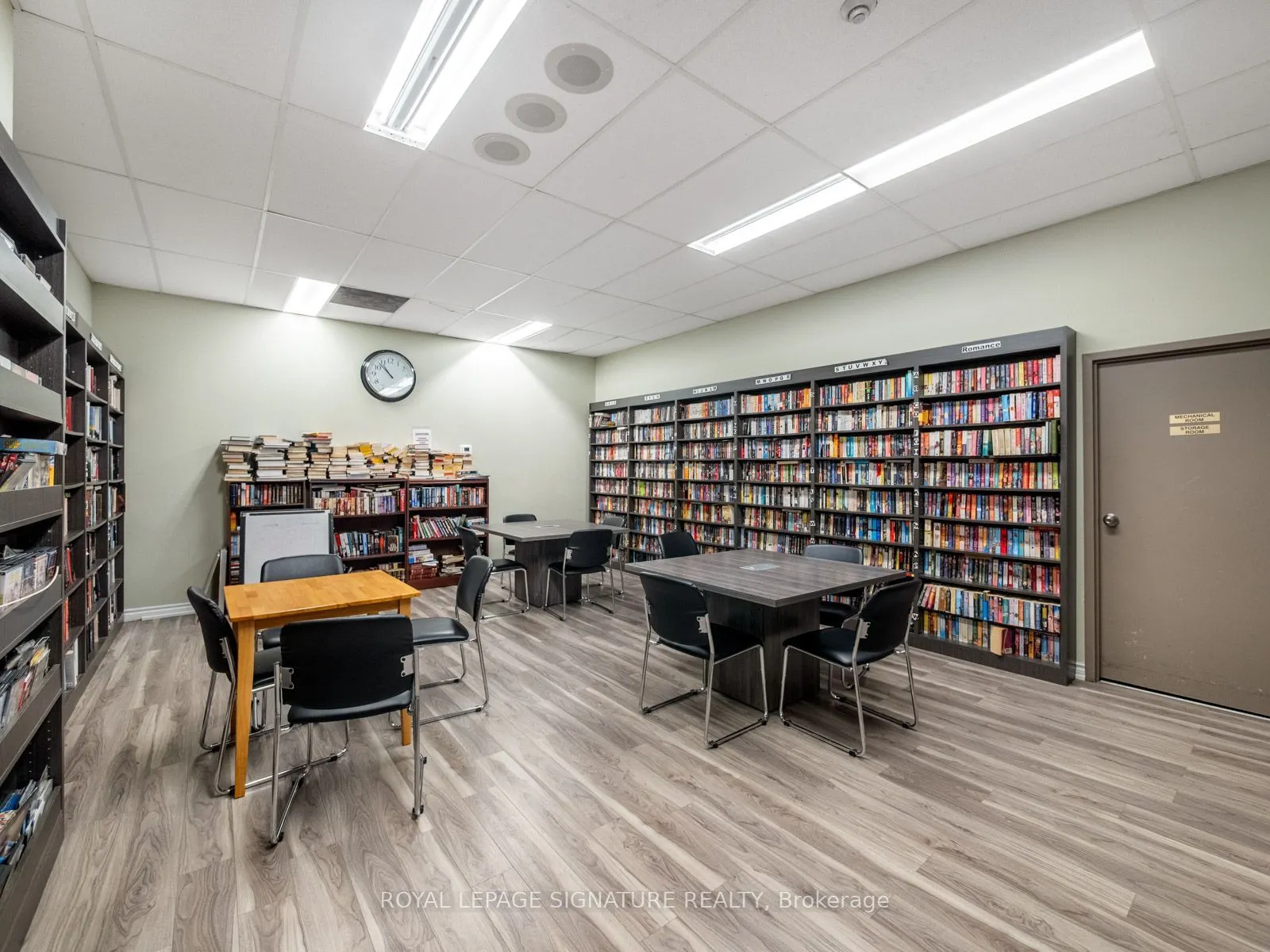 40 Harding Boulevard W ## 716