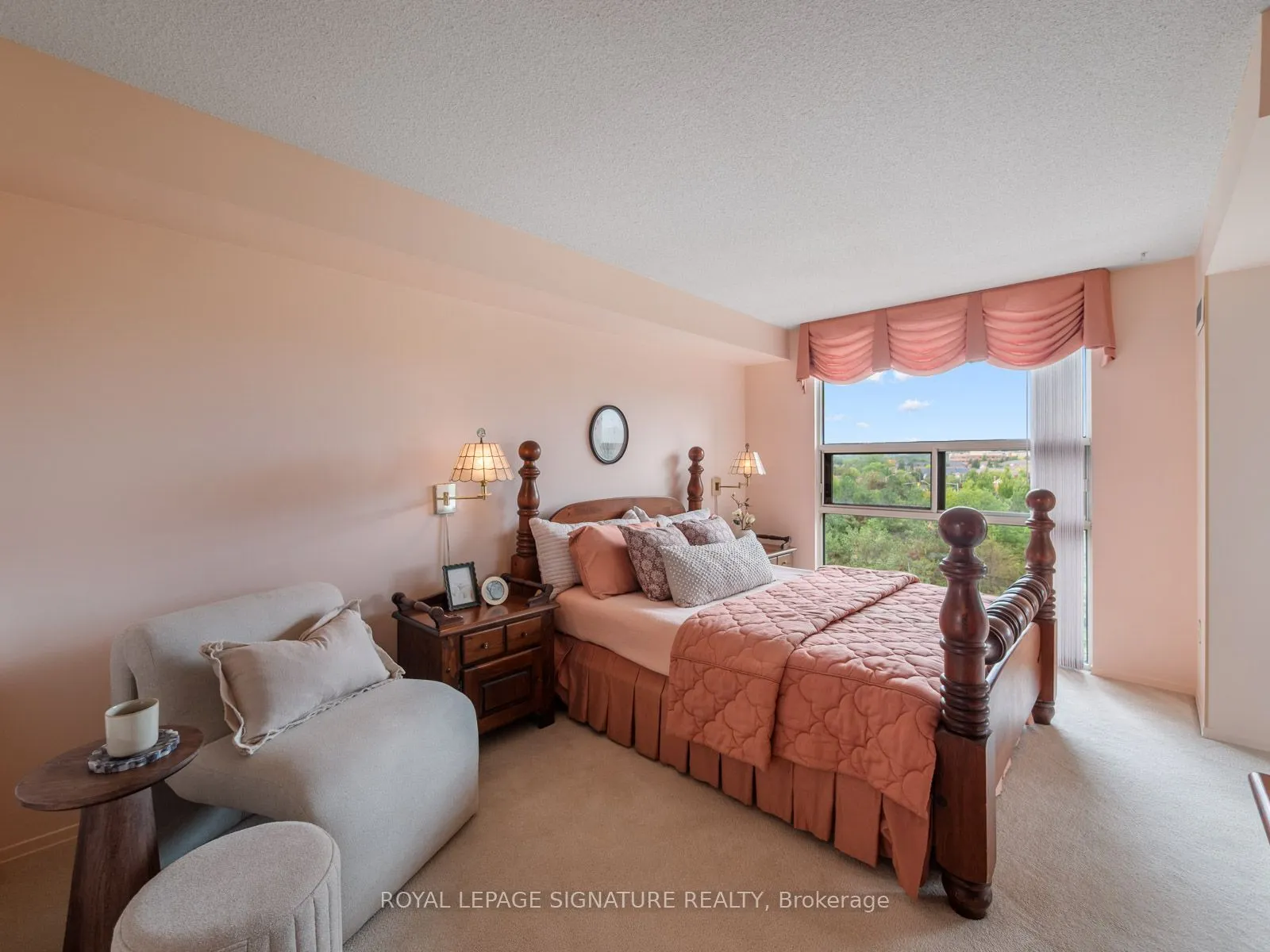 40 Harding Boulevard W ## 716