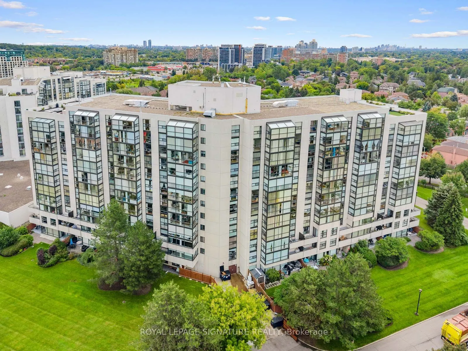40 Harding Boulevard W ## 716