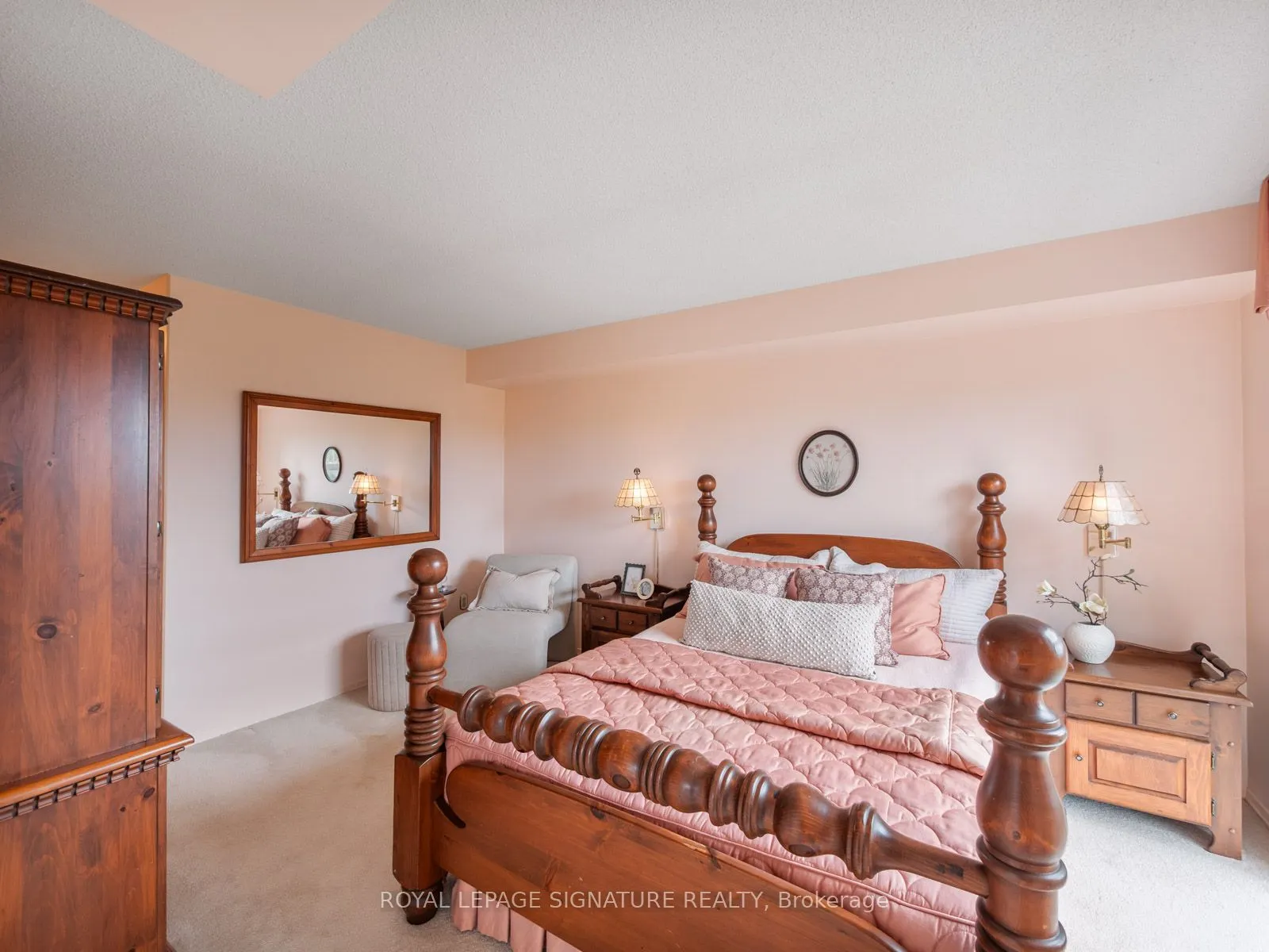 40 Harding Boulevard W ## 716