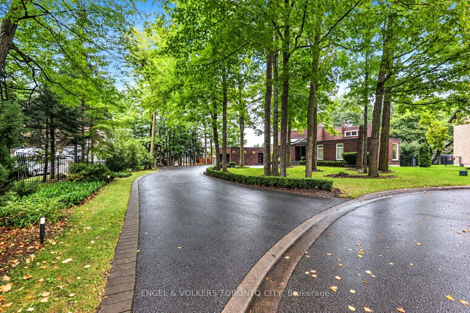 11 Cedarwood Crescent