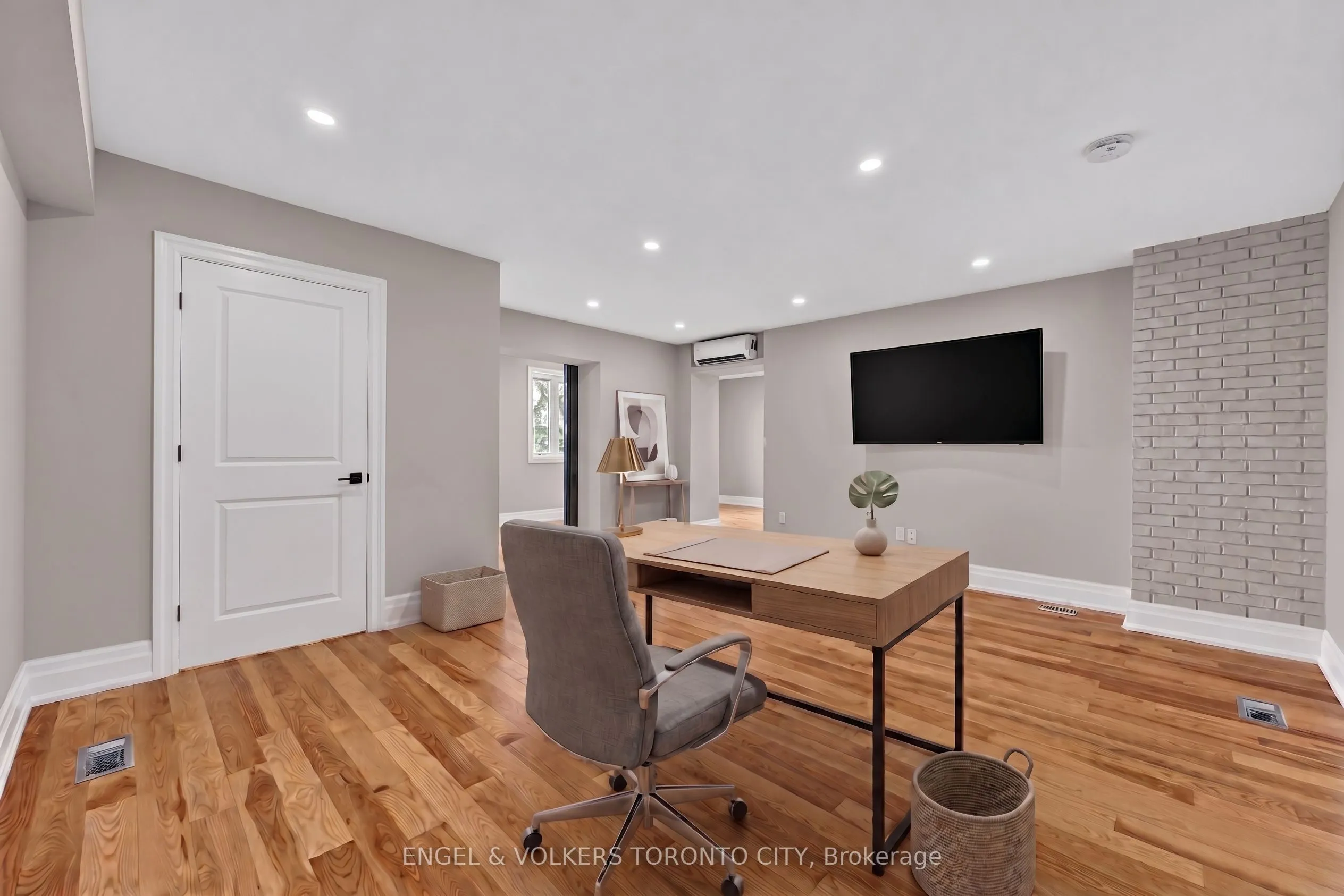 11 Cedarwood Crescent