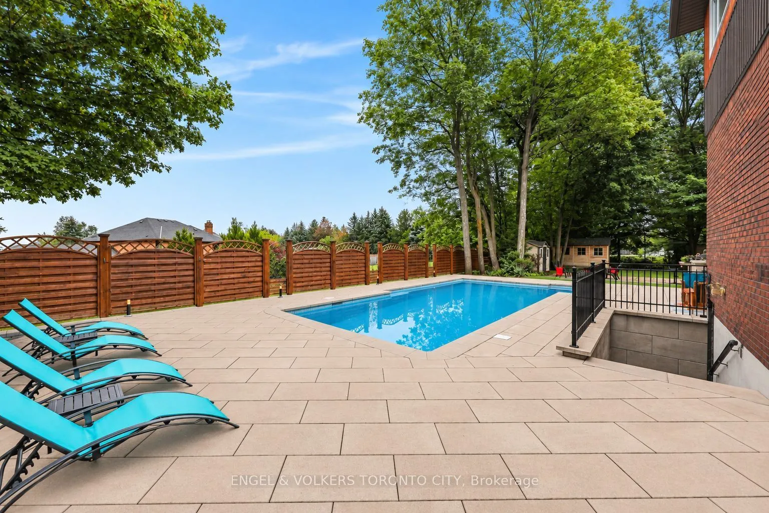 11 Cedarwood Crescent
