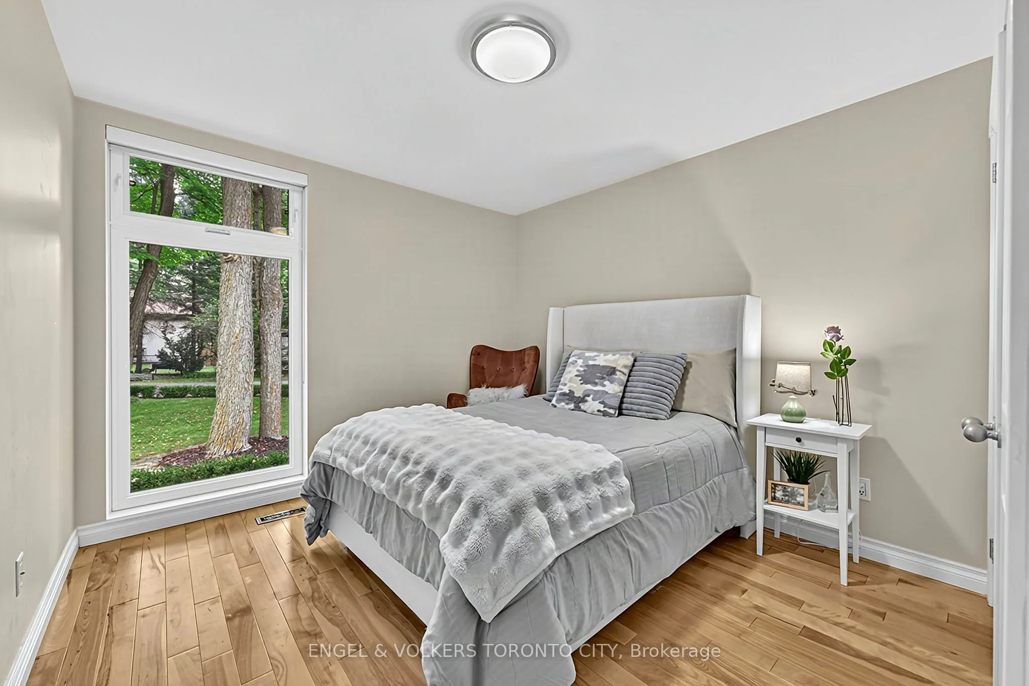 11 Cedarwood Crescent