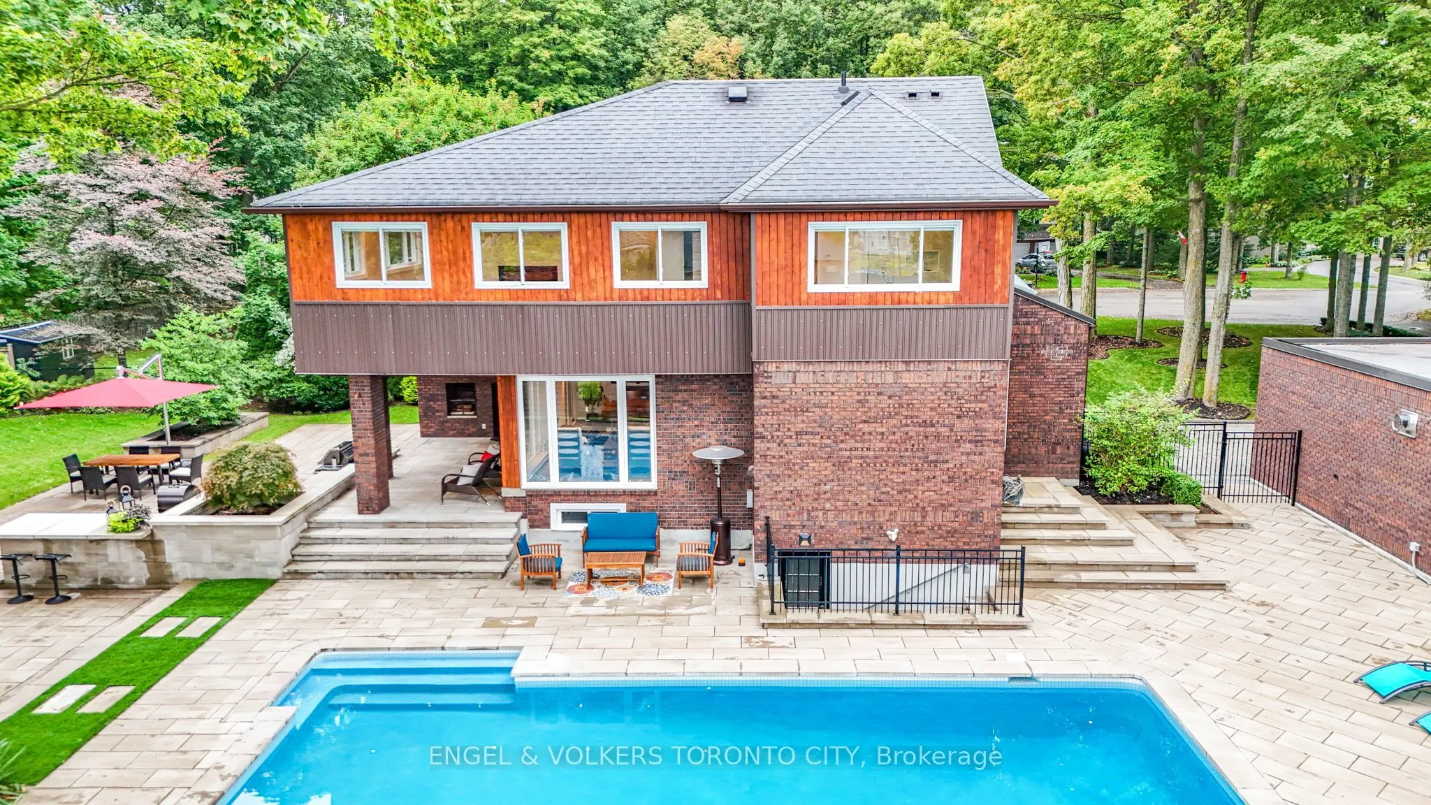 11 Cedarwood Crescent