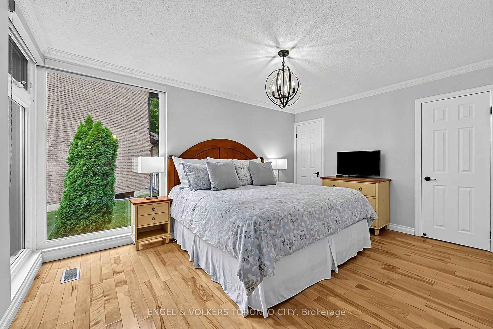 11 Cedarwood Crescent