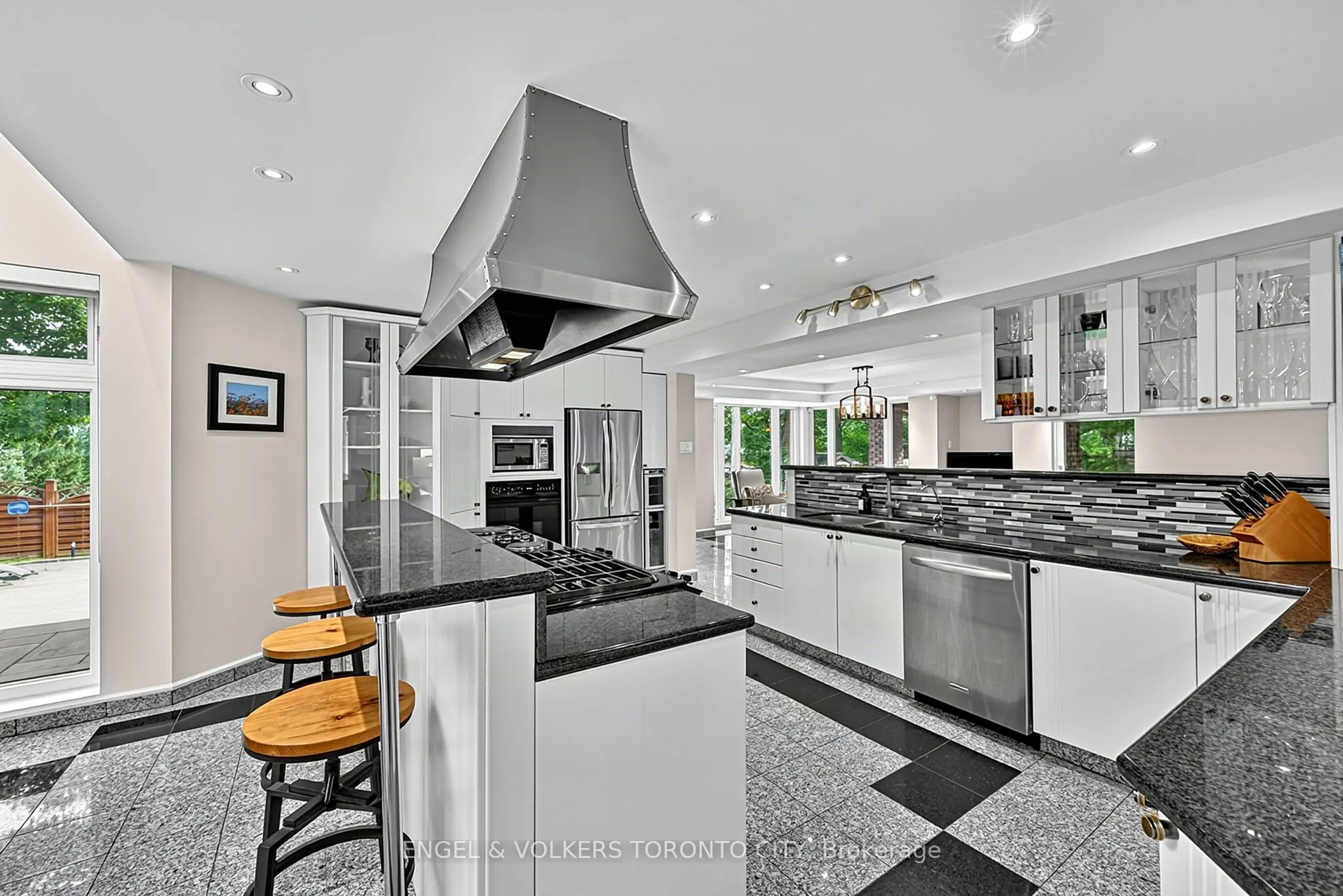 11 Cedarwood Crescent