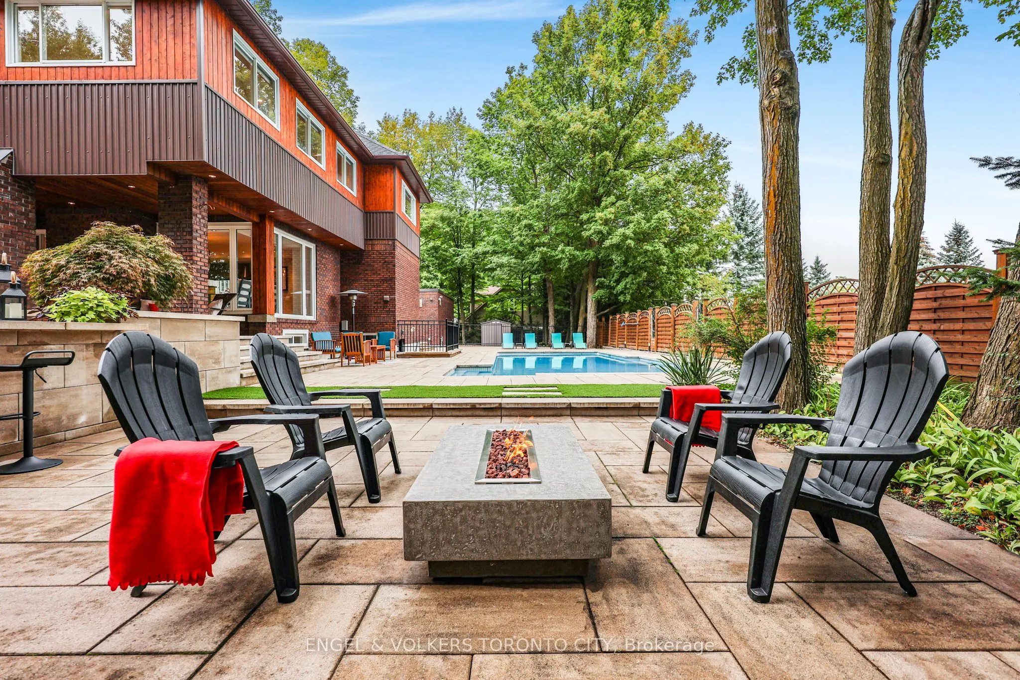 11 Cedarwood Crescent