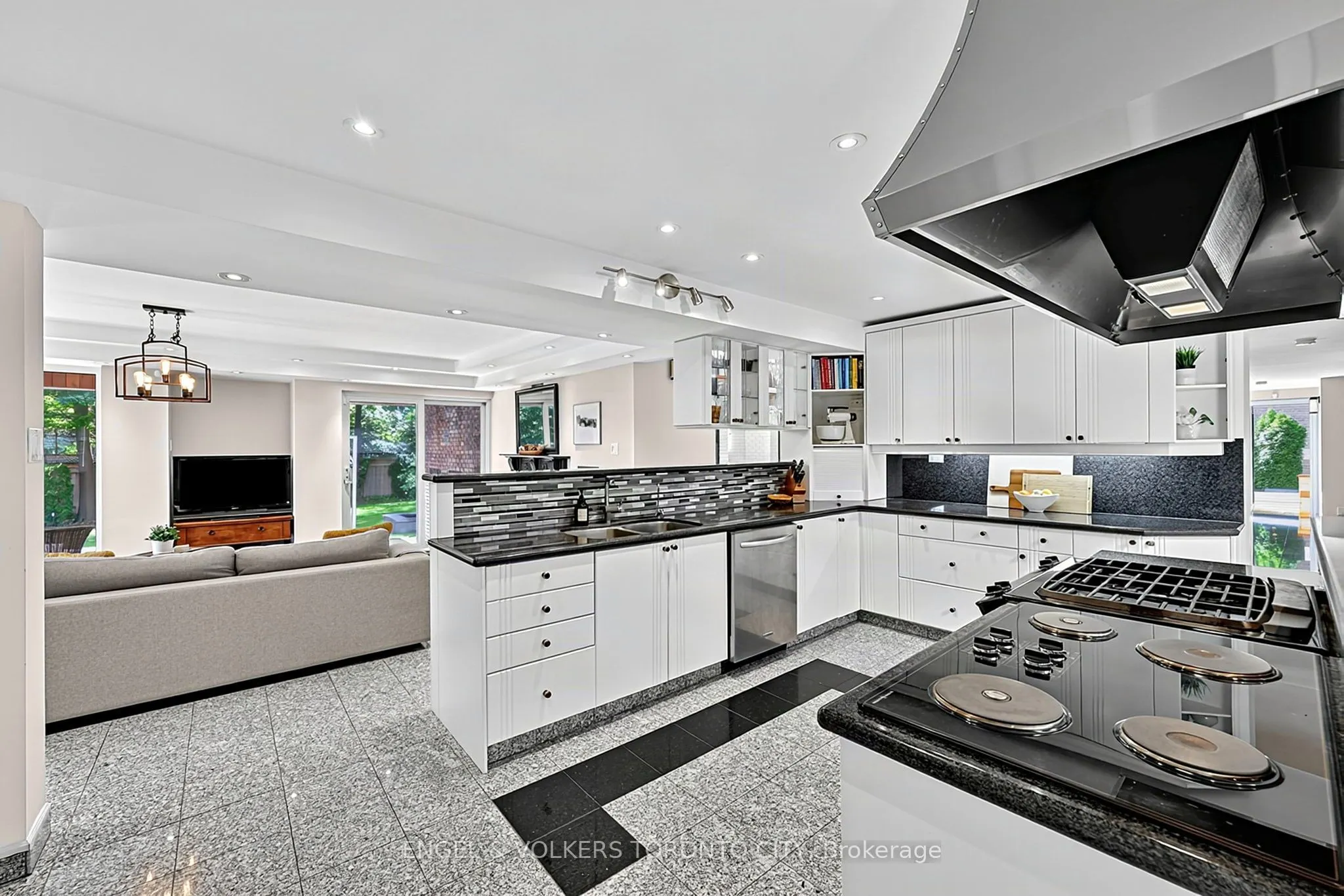 11 Cedarwood Crescent