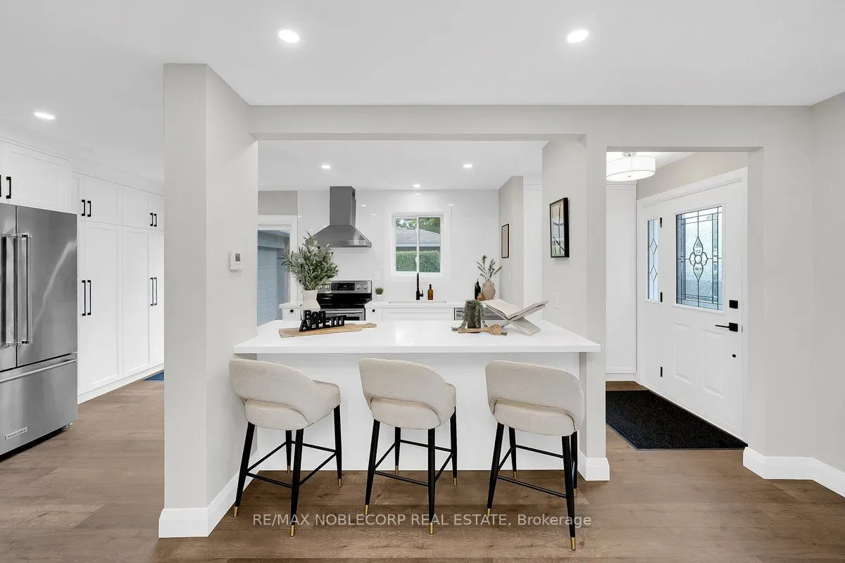 163 Main Street W