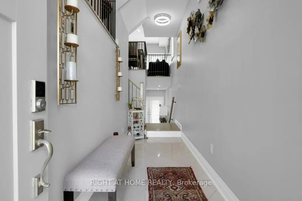 6 Plowman Lane