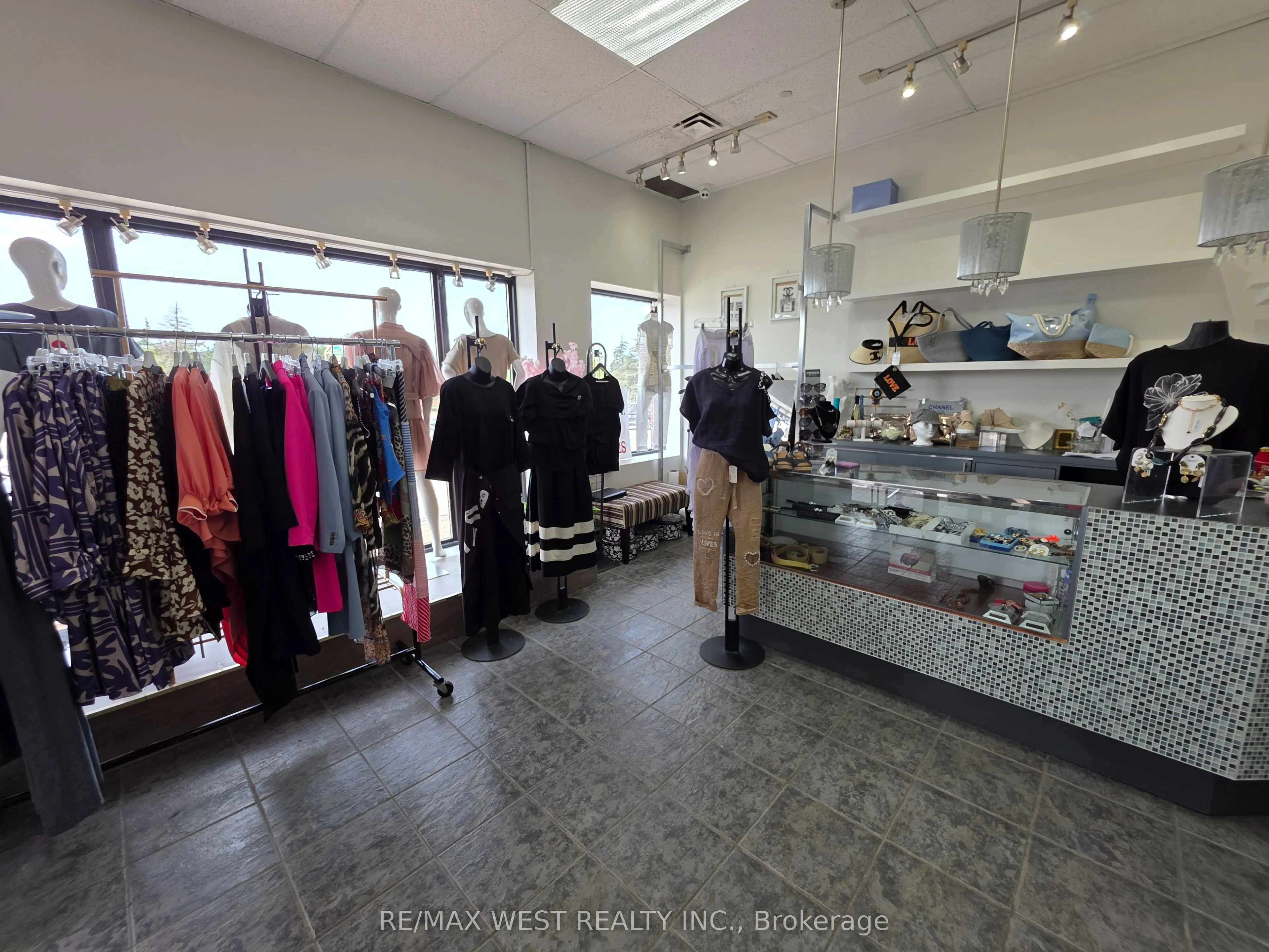 441 Clark Avenue W #16A
