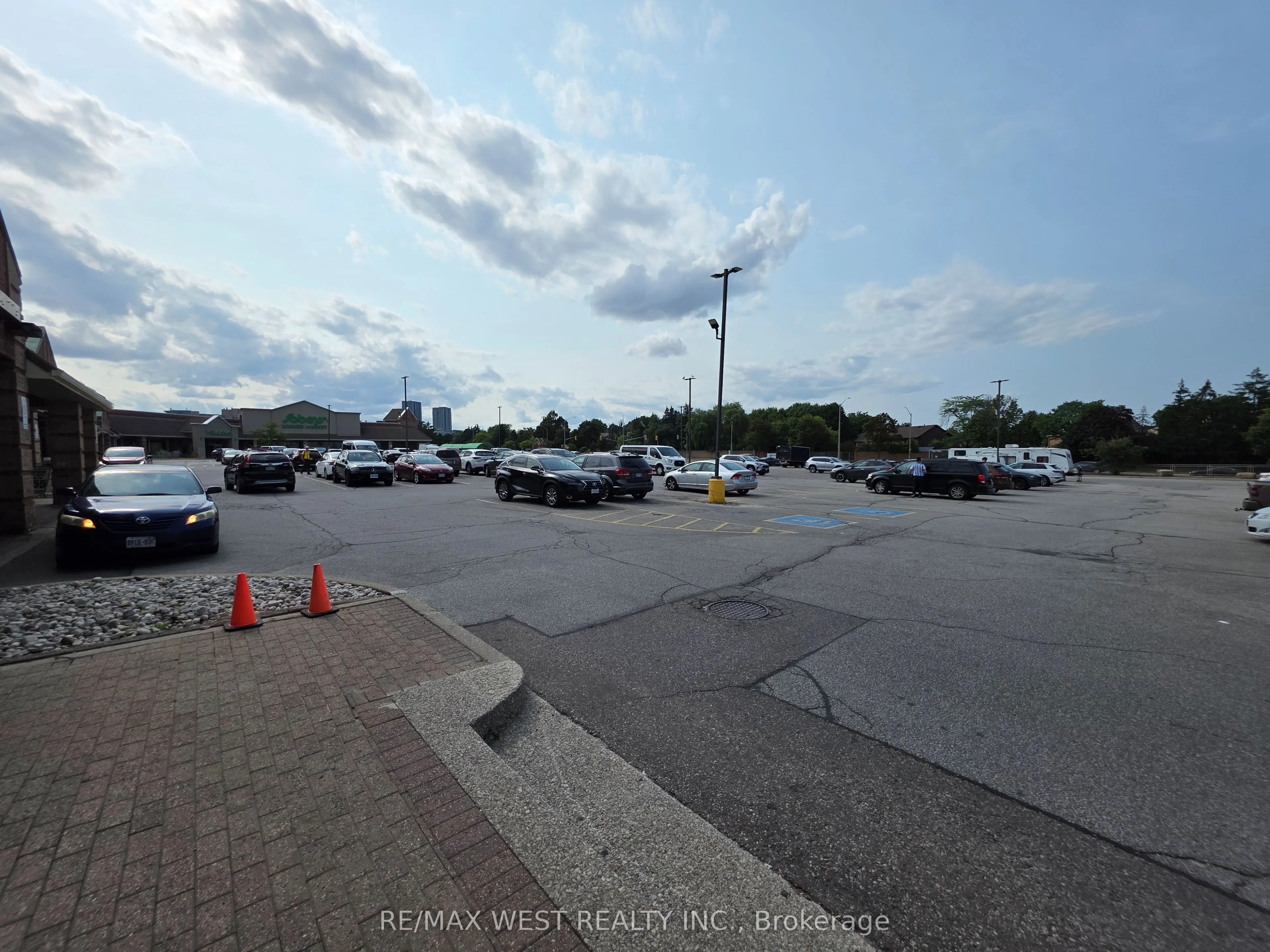 441 Clark Avenue W #16A