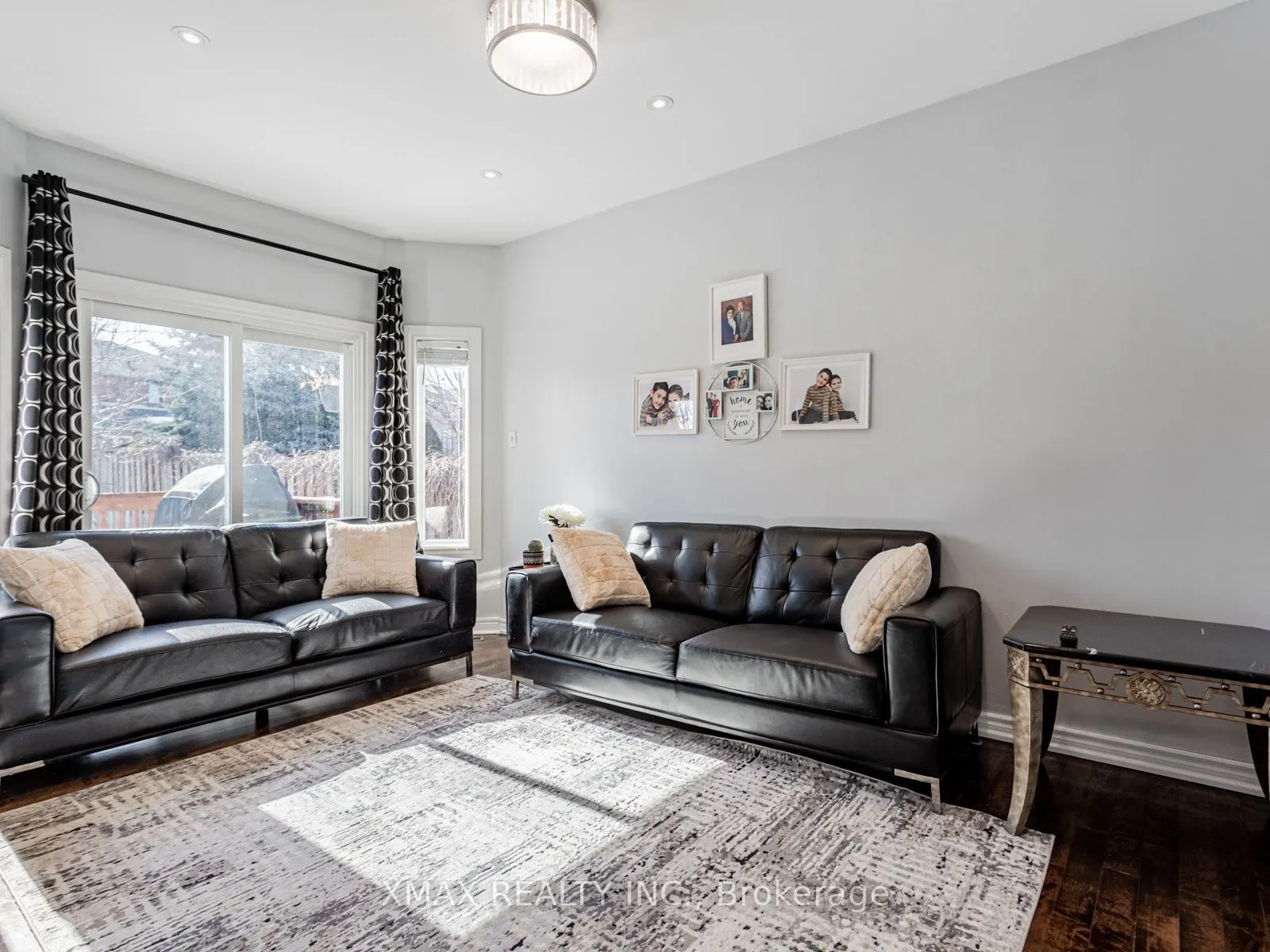 4 Depeuter Crescent