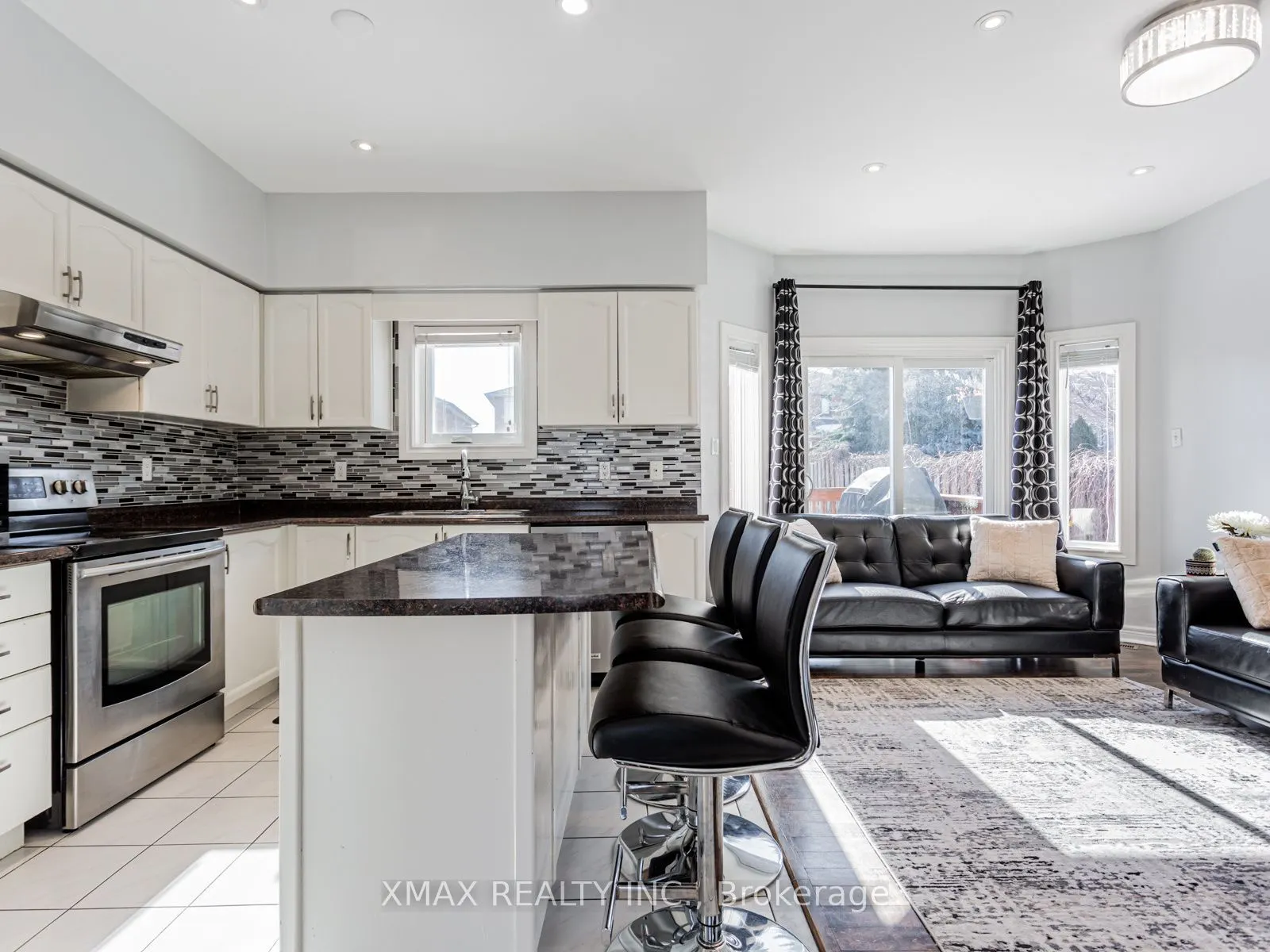 4 Depeuter Crescent