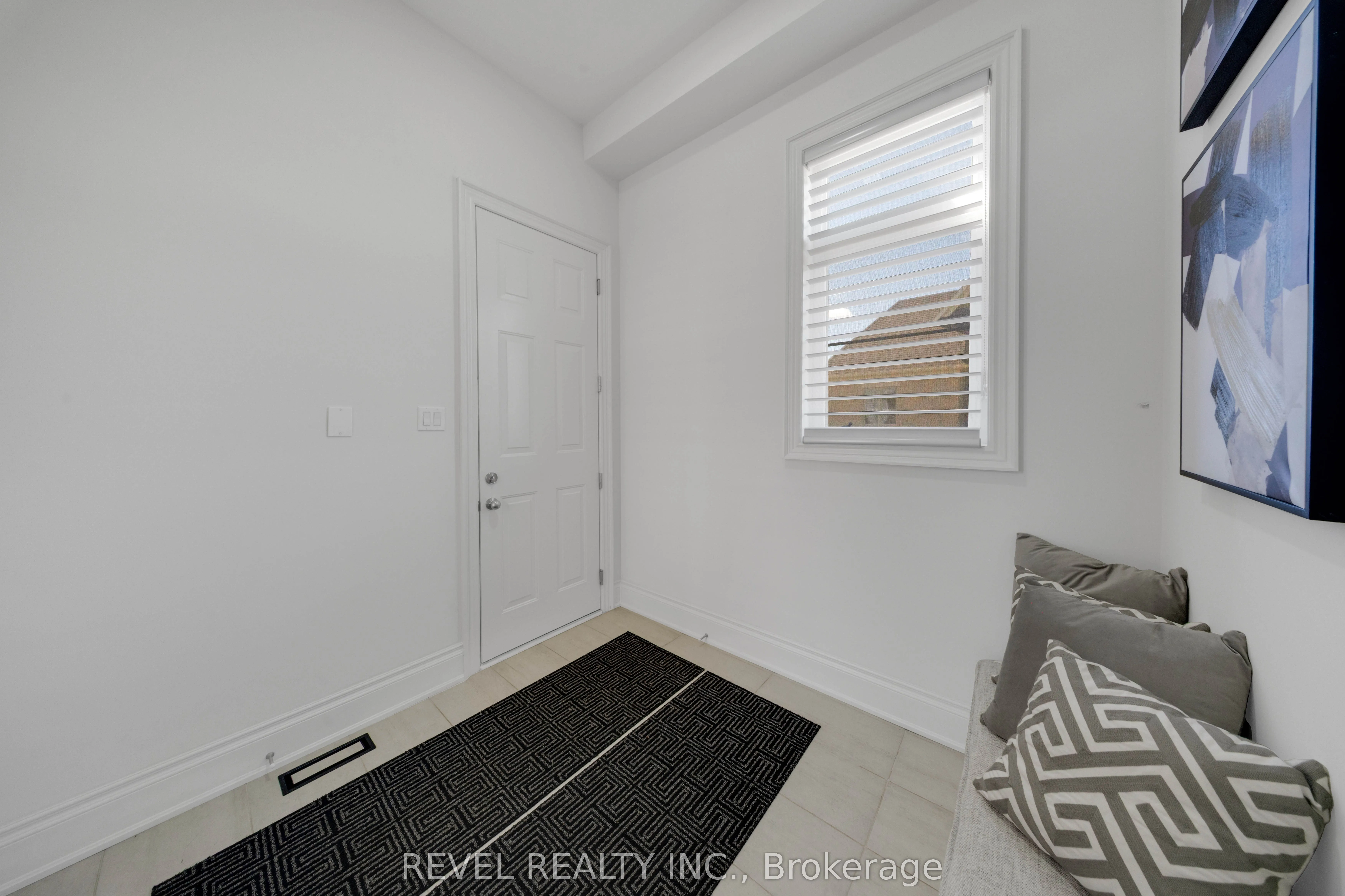 77 Marigold Boulevard