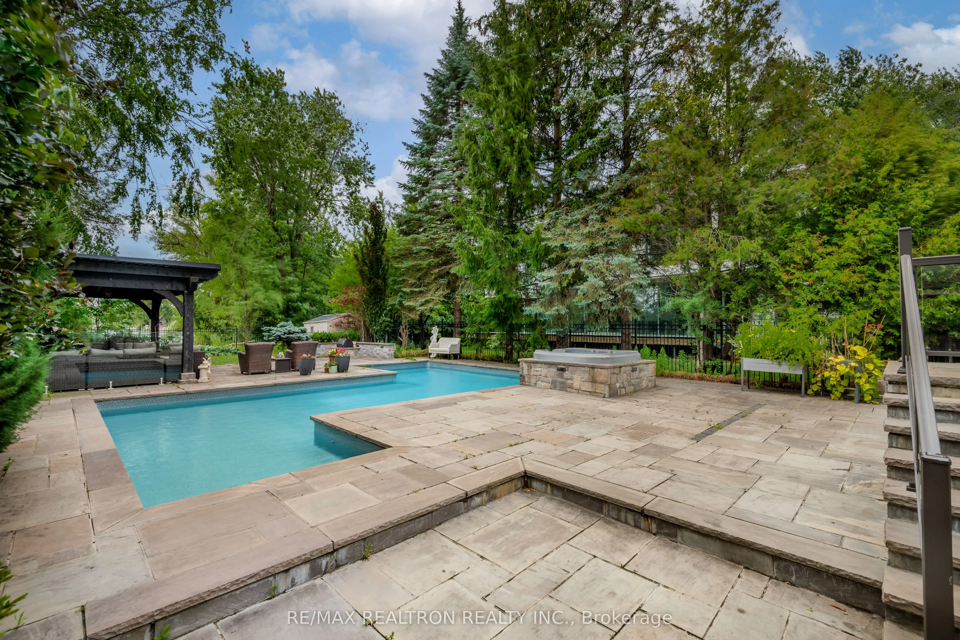 173 Lakeland Crescent