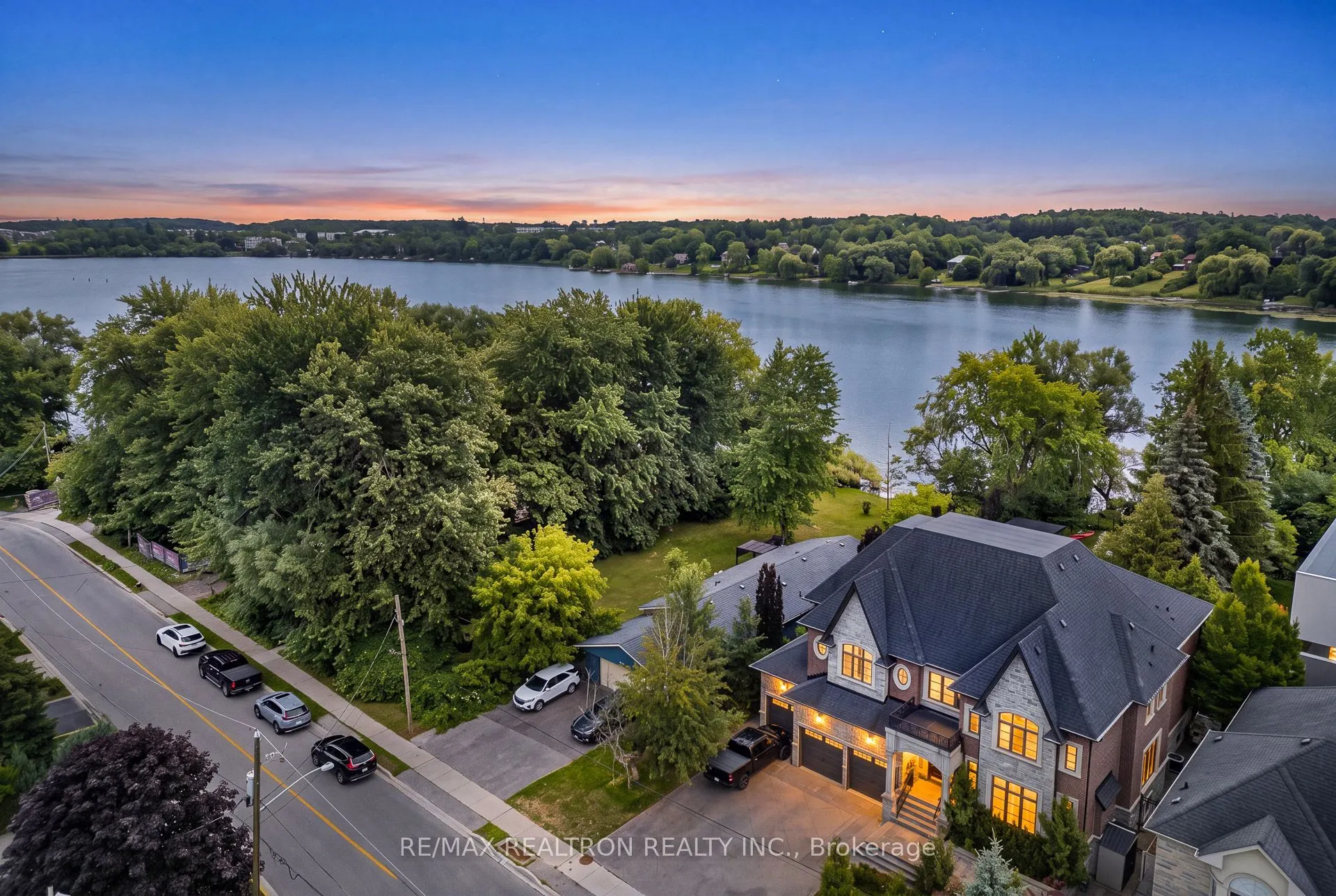 173 Lakeland Crescent