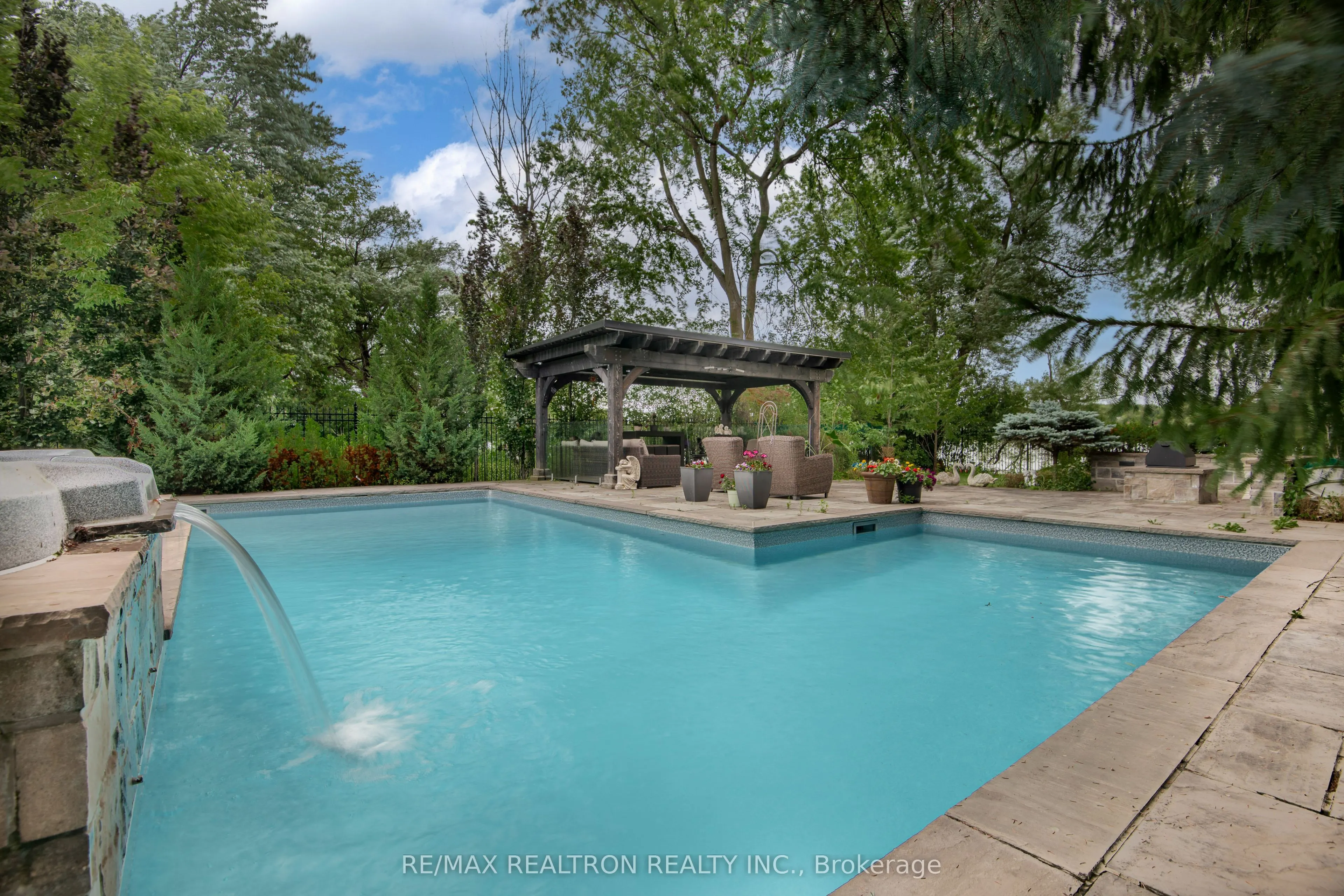 173 Lakeland Crescent