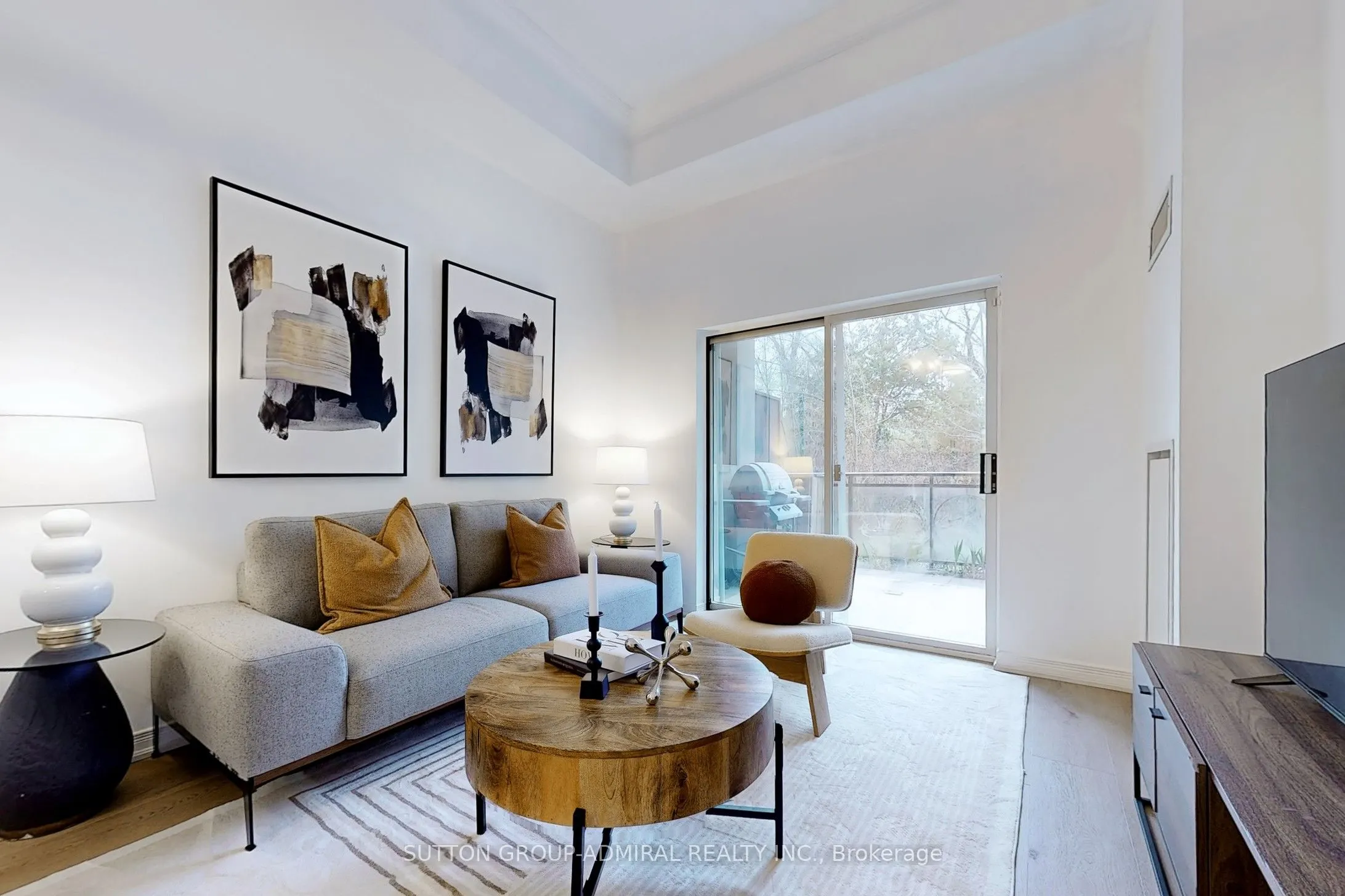 2 Maison Parc Court #102