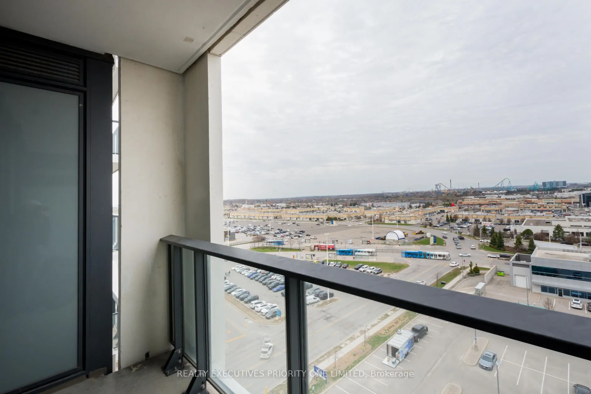 9000 Jane Street #923