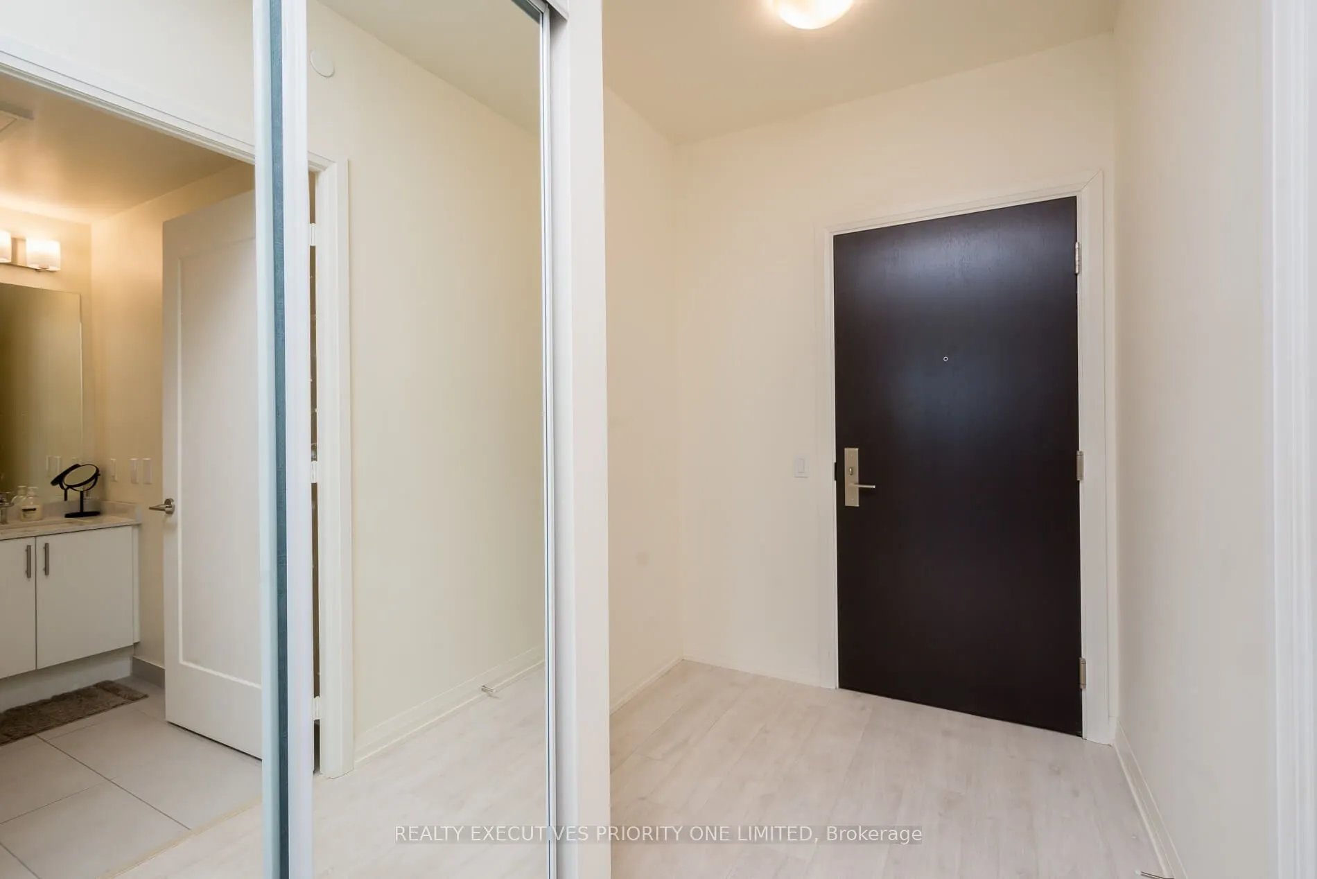 9000 Jane Street #923