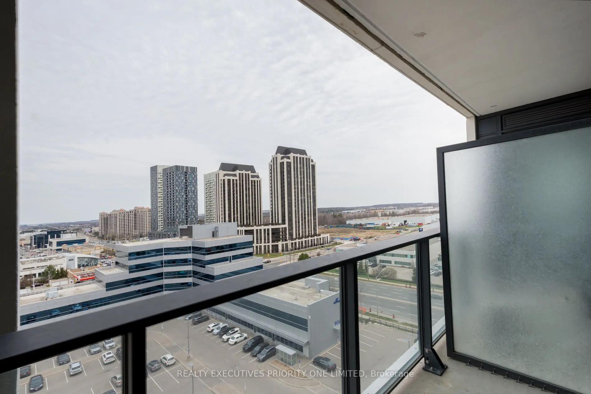 9000 Jane Street #923