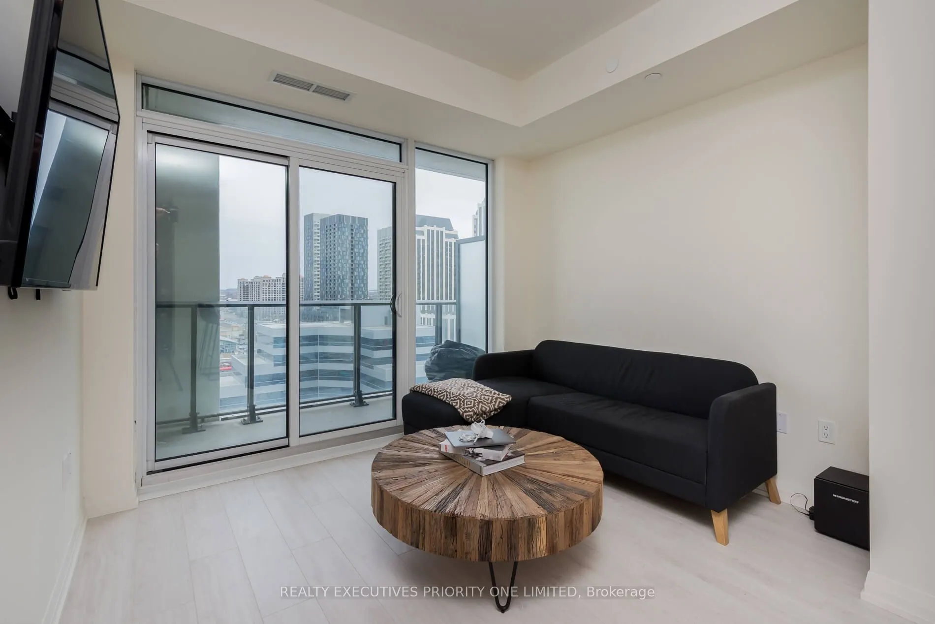 9000 Jane Street #923