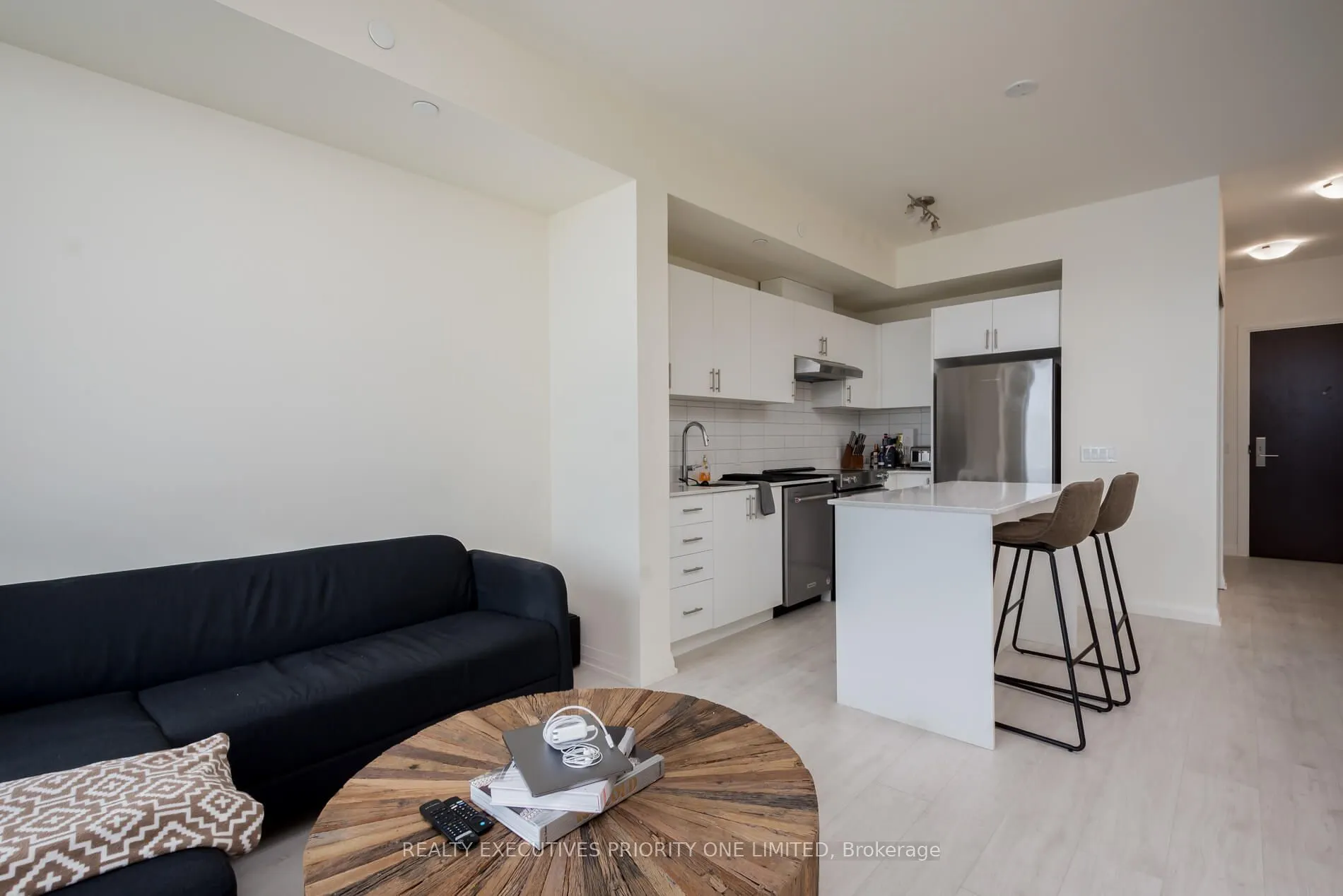 9000 Jane Street #923