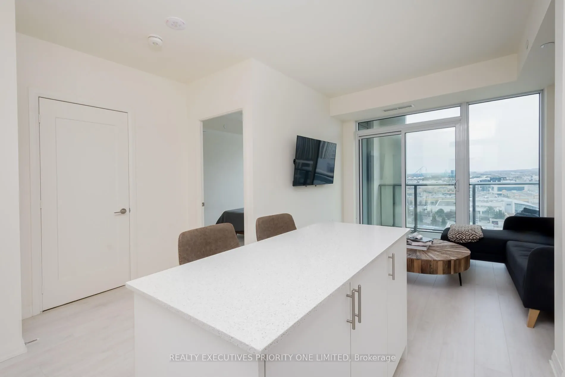 9000 Jane Street #923