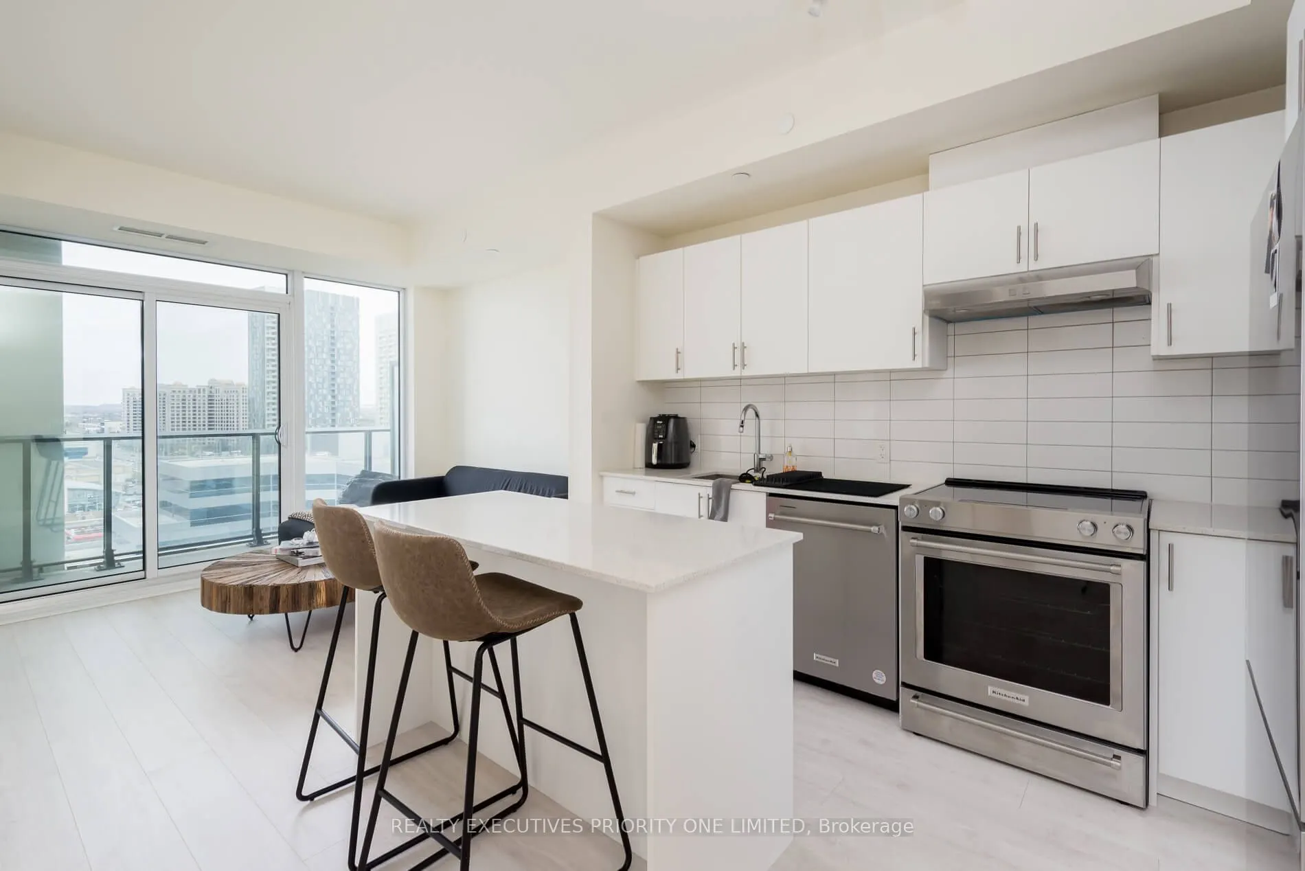 9000 Jane Street #923