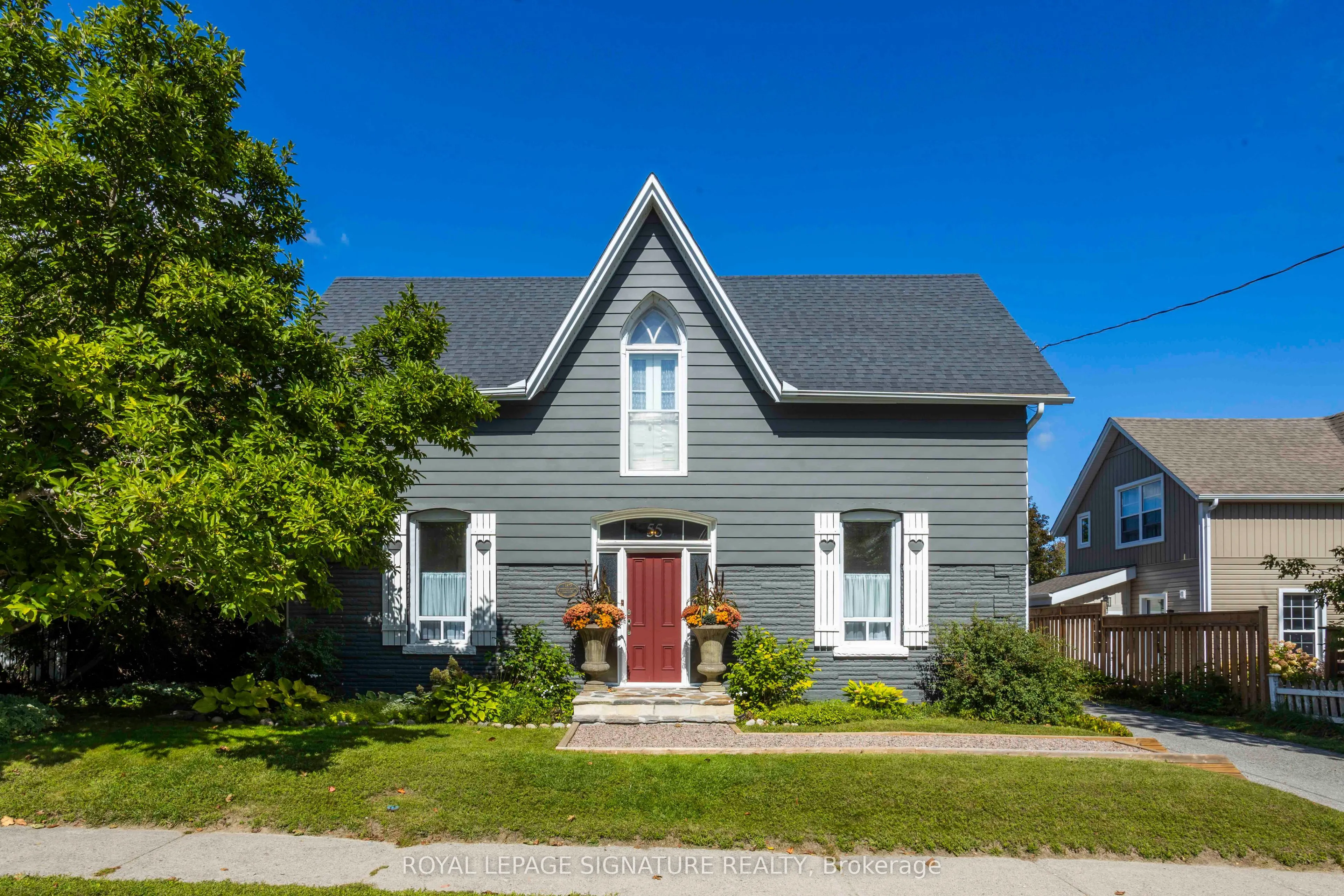 55 Brock Street E