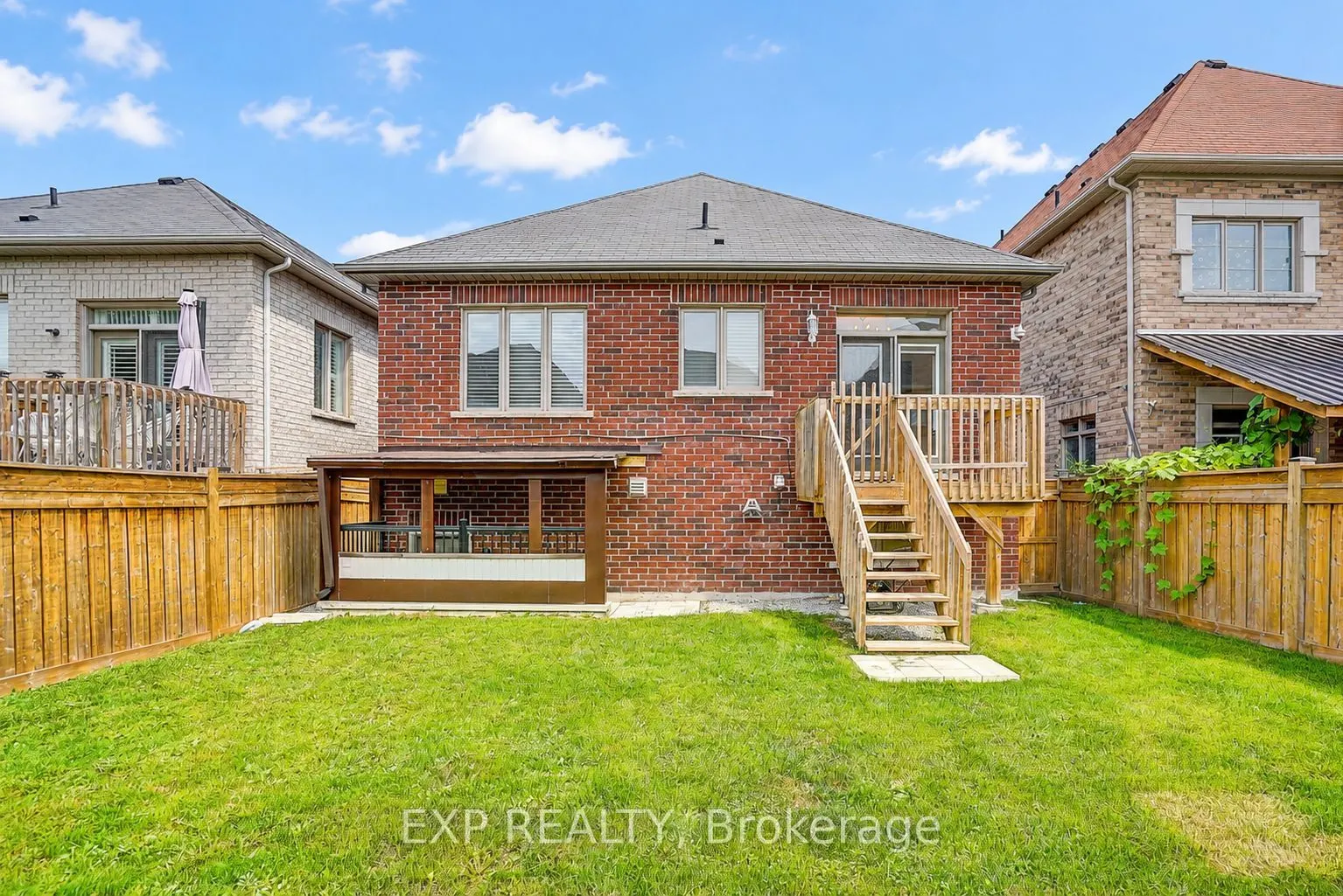 574 Sweetwater Crescent