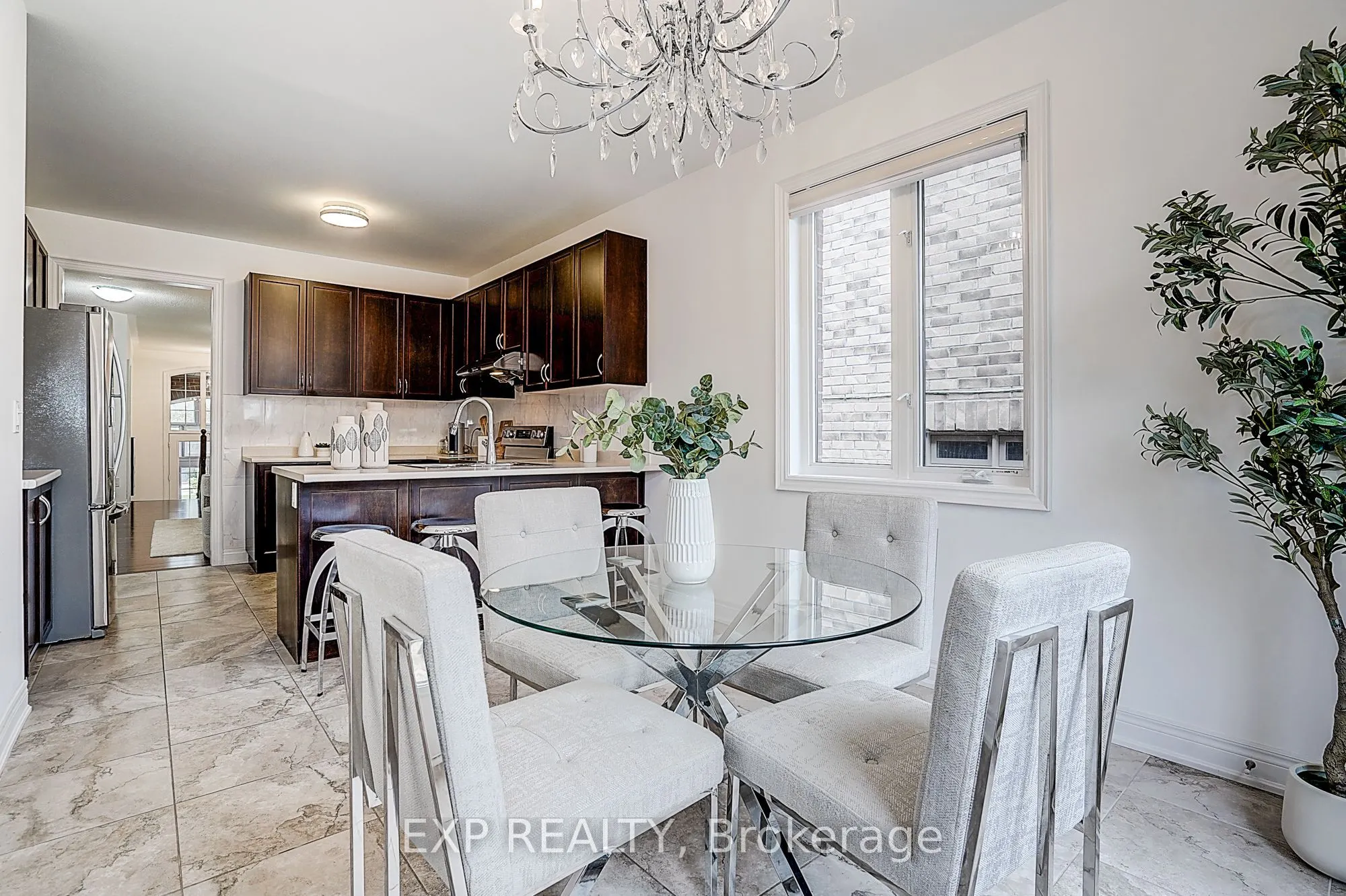 574 Sweetwater Crescent