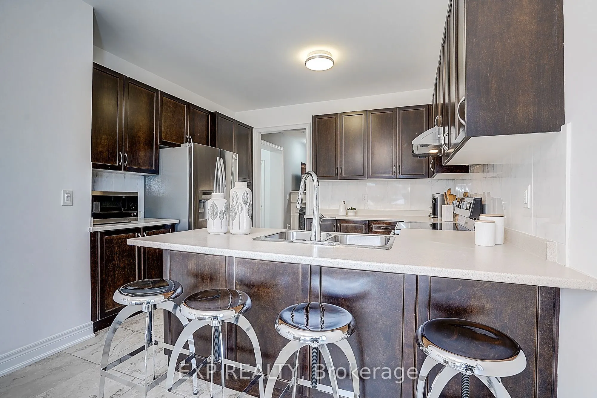 574 Sweetwater Crescent