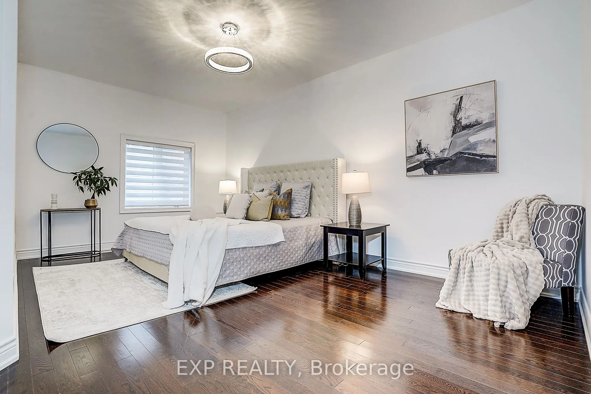 574 Sweetwater Crescent