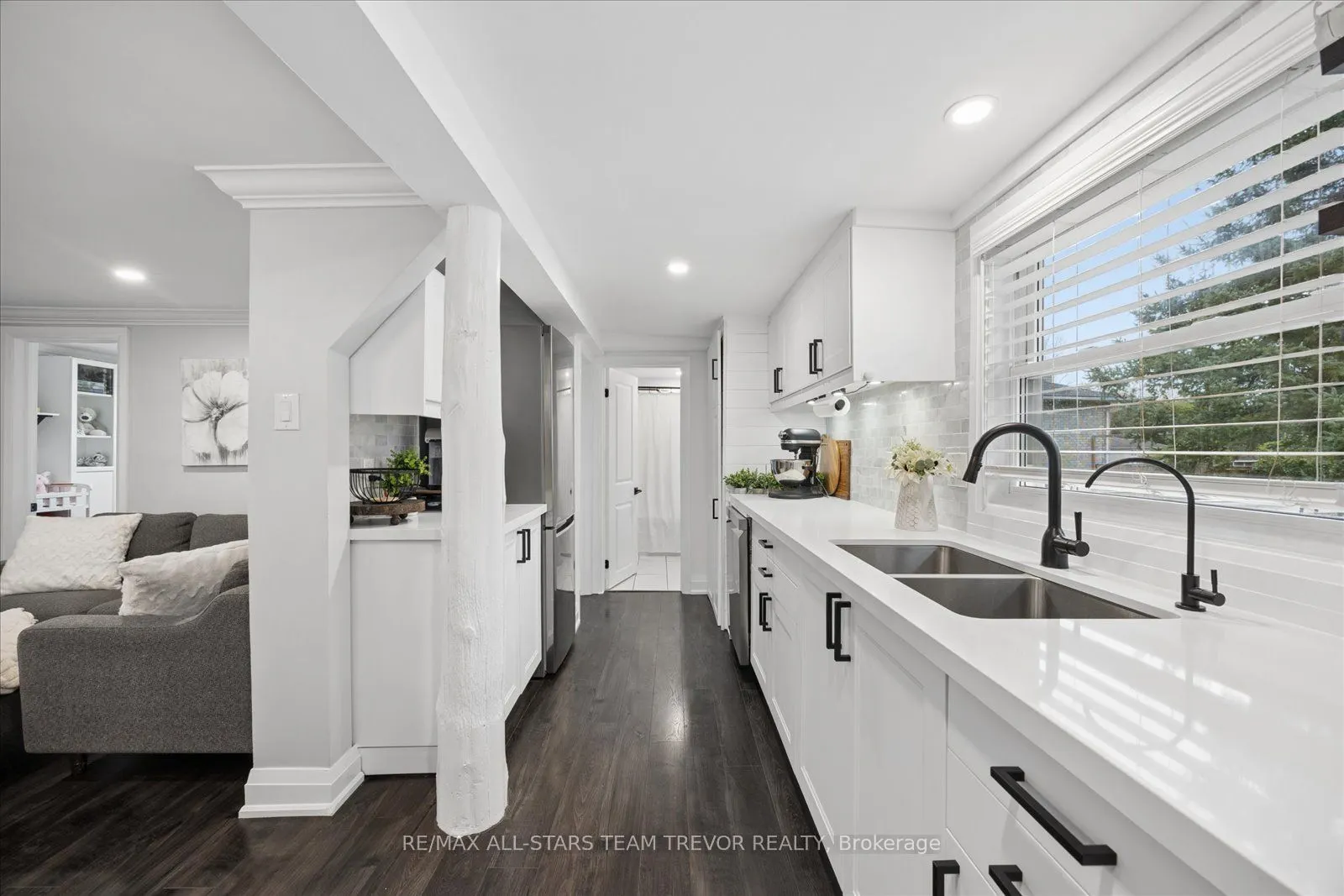 6286 Black River Road