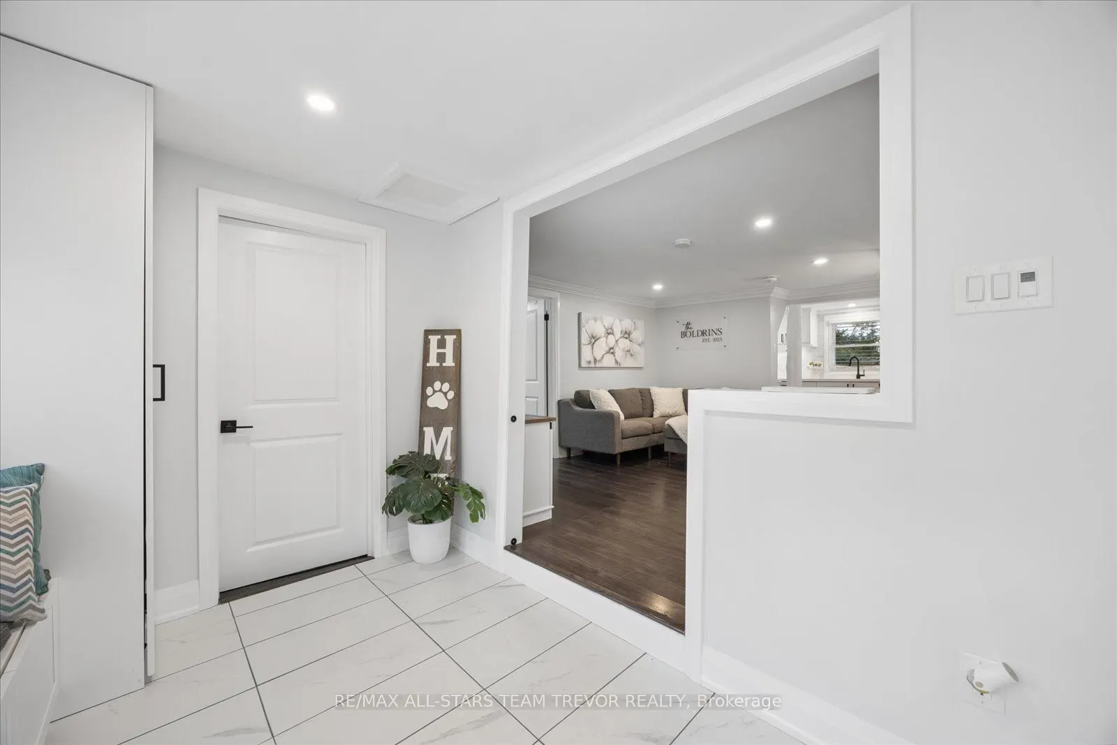 6286 Black River Road