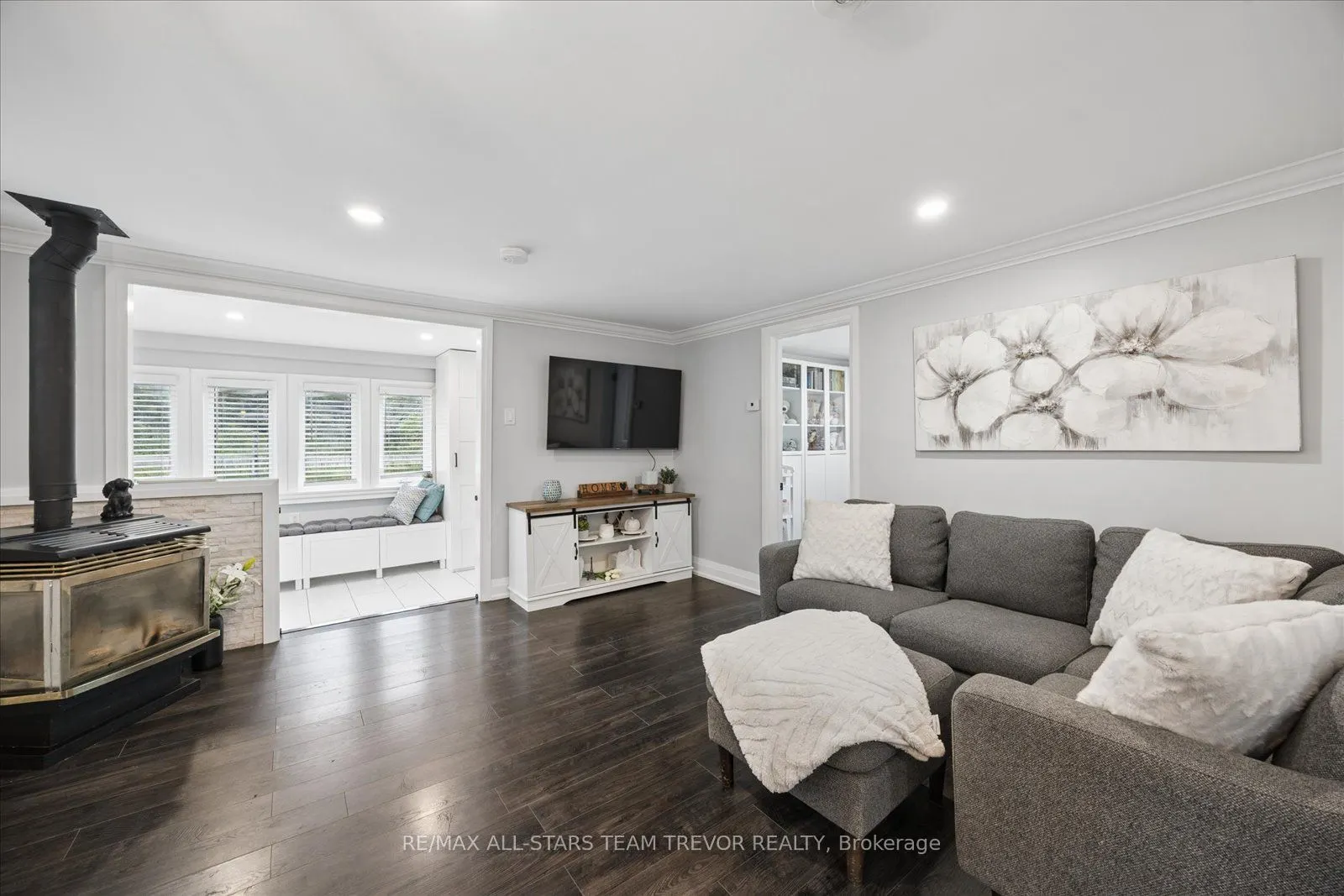 6286 Black River Road
