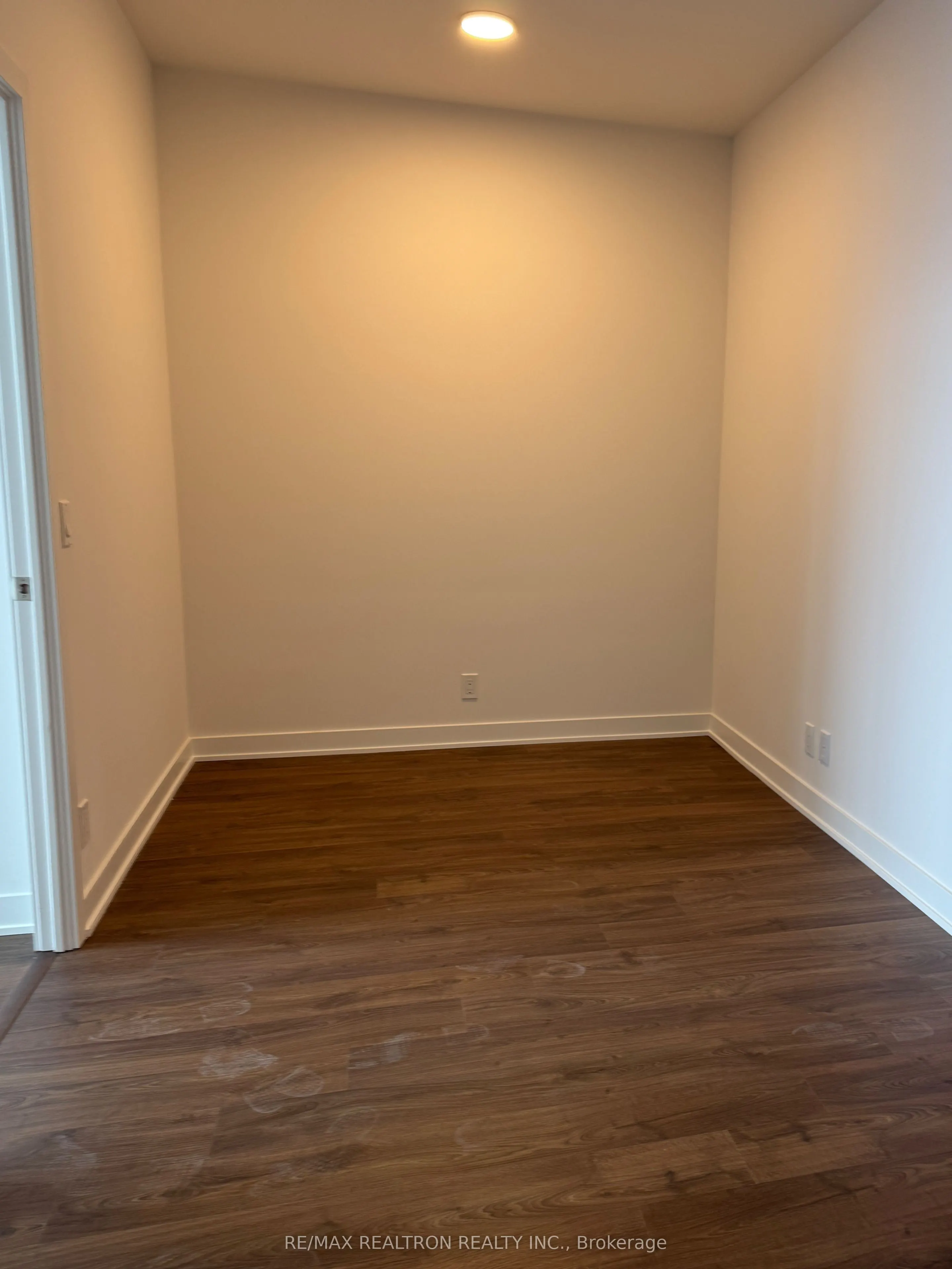 30 Upper Mall Way S #3501