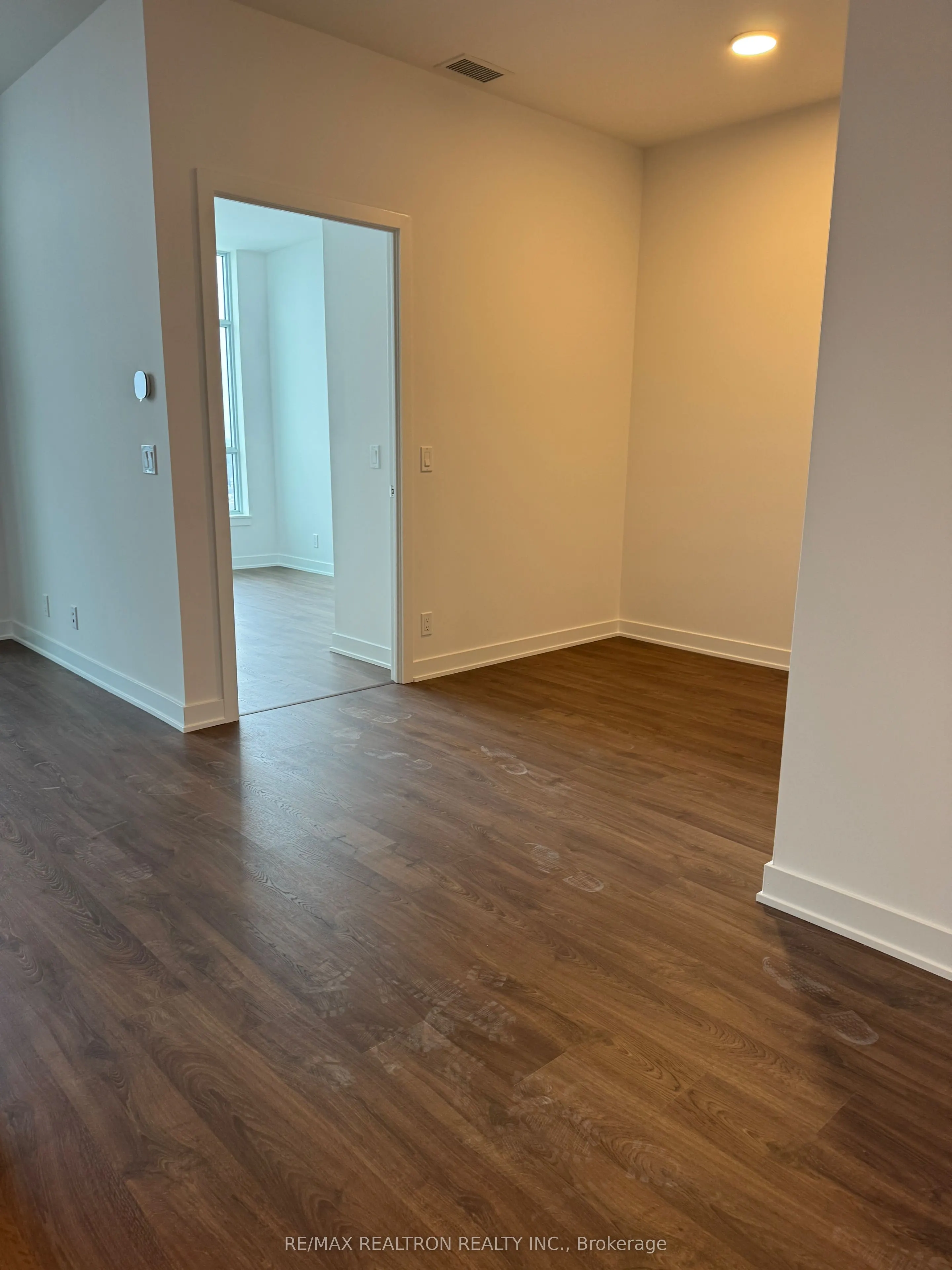 30 Upper Mall Way S #3501