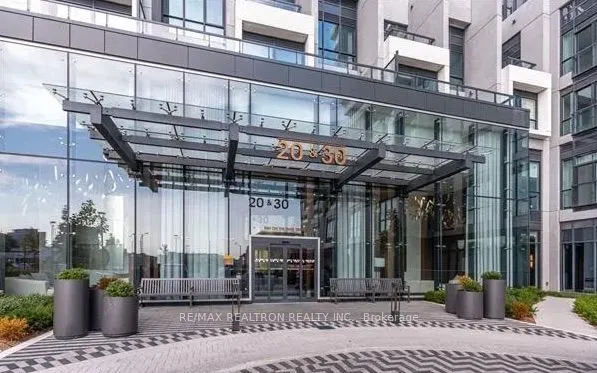 30 Upper Mall Way S #3501