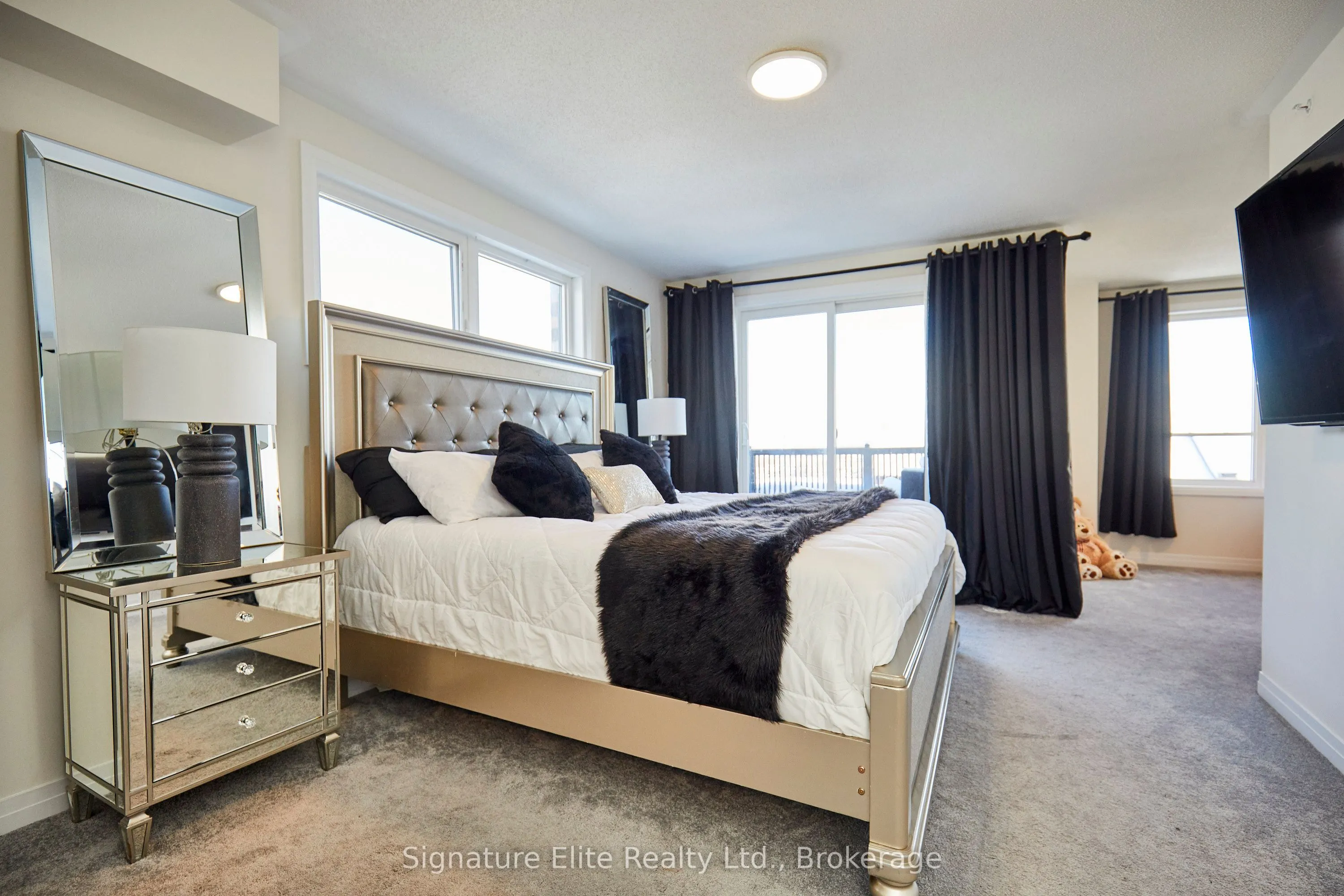 70 Baynes Way #8