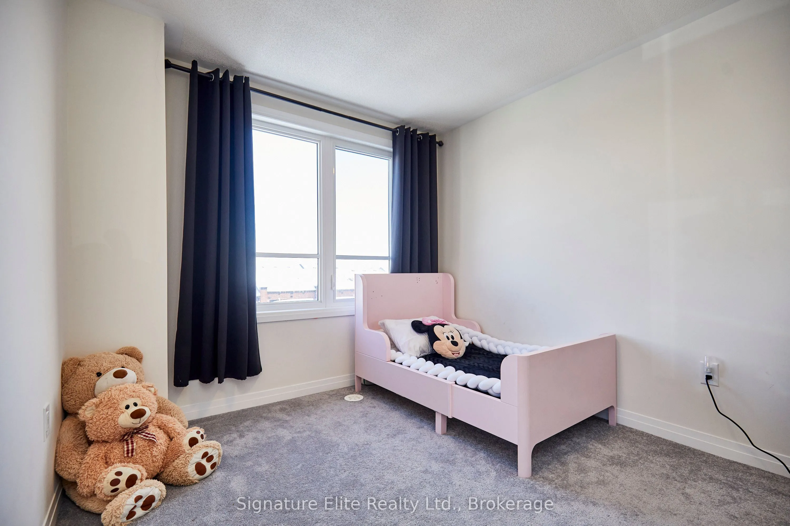 70 Baynes Way #8